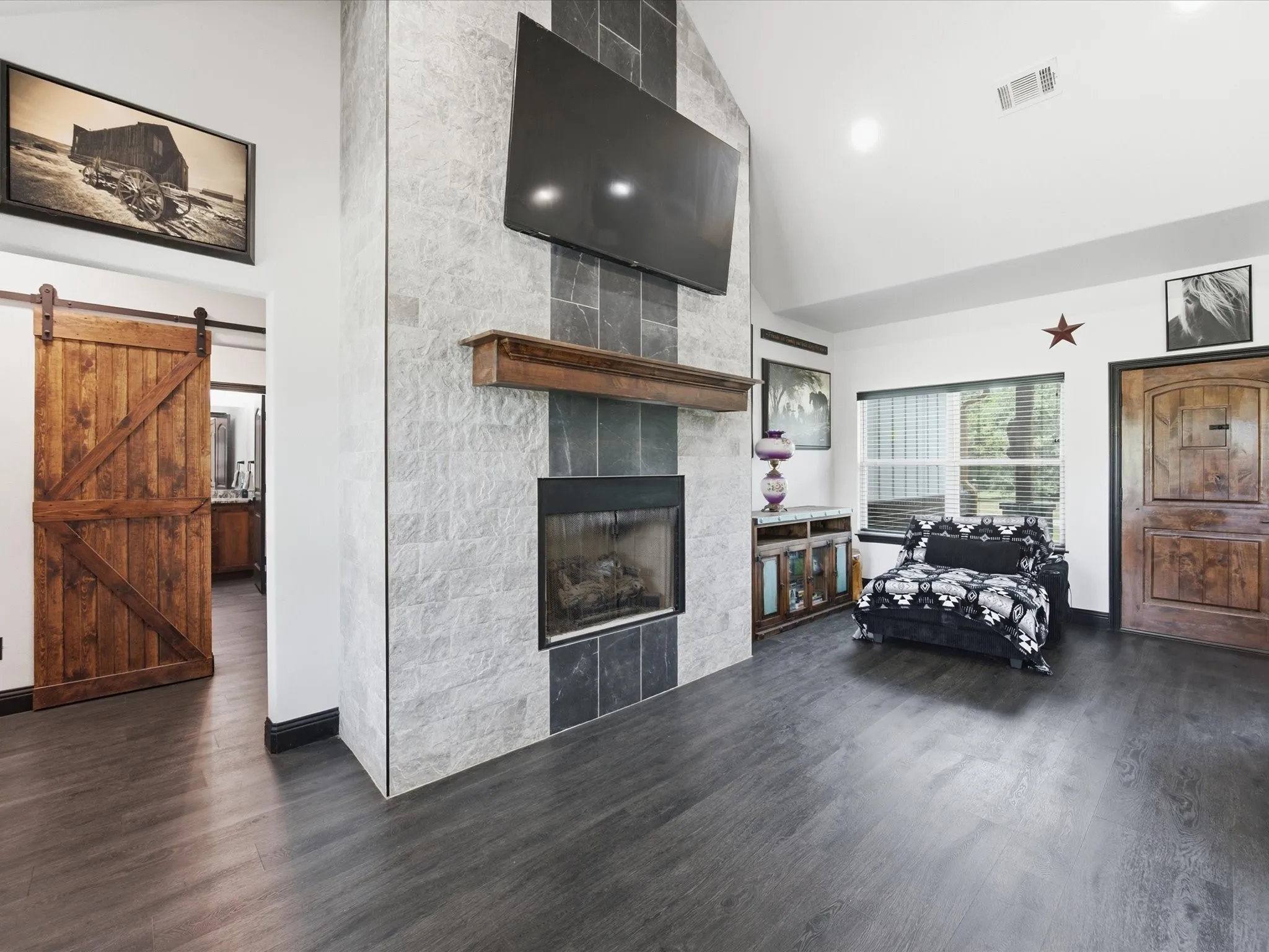 Single Family Residence For Sale in Montague County , 403 Polk Road, Bowie, Texas 76230, 4 Bedroom, 4 Bathroom, 2 Garage spaces, 2,326 Sqft, built in 2023, mls#21337384, Real Estate Agent in Bowie, Homes For Sale in Montague county, Homes For Sale in Bowie, Realtor in Bowie Texas, Real Estate Brokerage Independent Realty Texas, Luminita Cordes Realtor