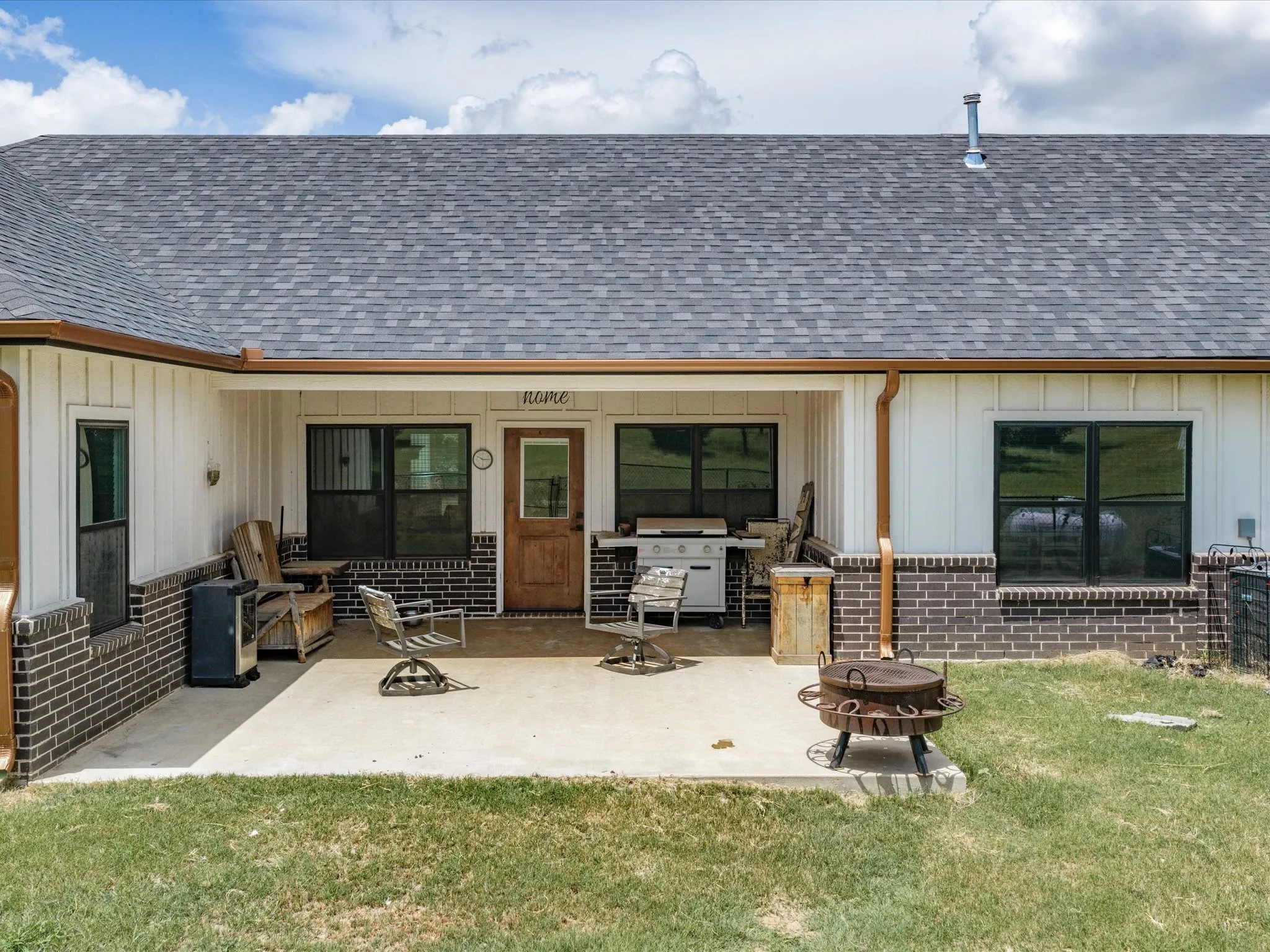 Single Family Residence For Sale in Montague County , 403 Polk Road, Bowie, Texas 76230, 4 Bedroom, 4 Bathroom, 2 Garage spaces, 2,326 Sqft, built in 2023, mls#21337384, Real Estate Agent in Bowie, Homes For Sale in Montague county, Homes For Sale in Bowie, Realtor in Bowie Texas, Real Estate Brokerage Independent Realty Texas, Luminita Cordes Realtor