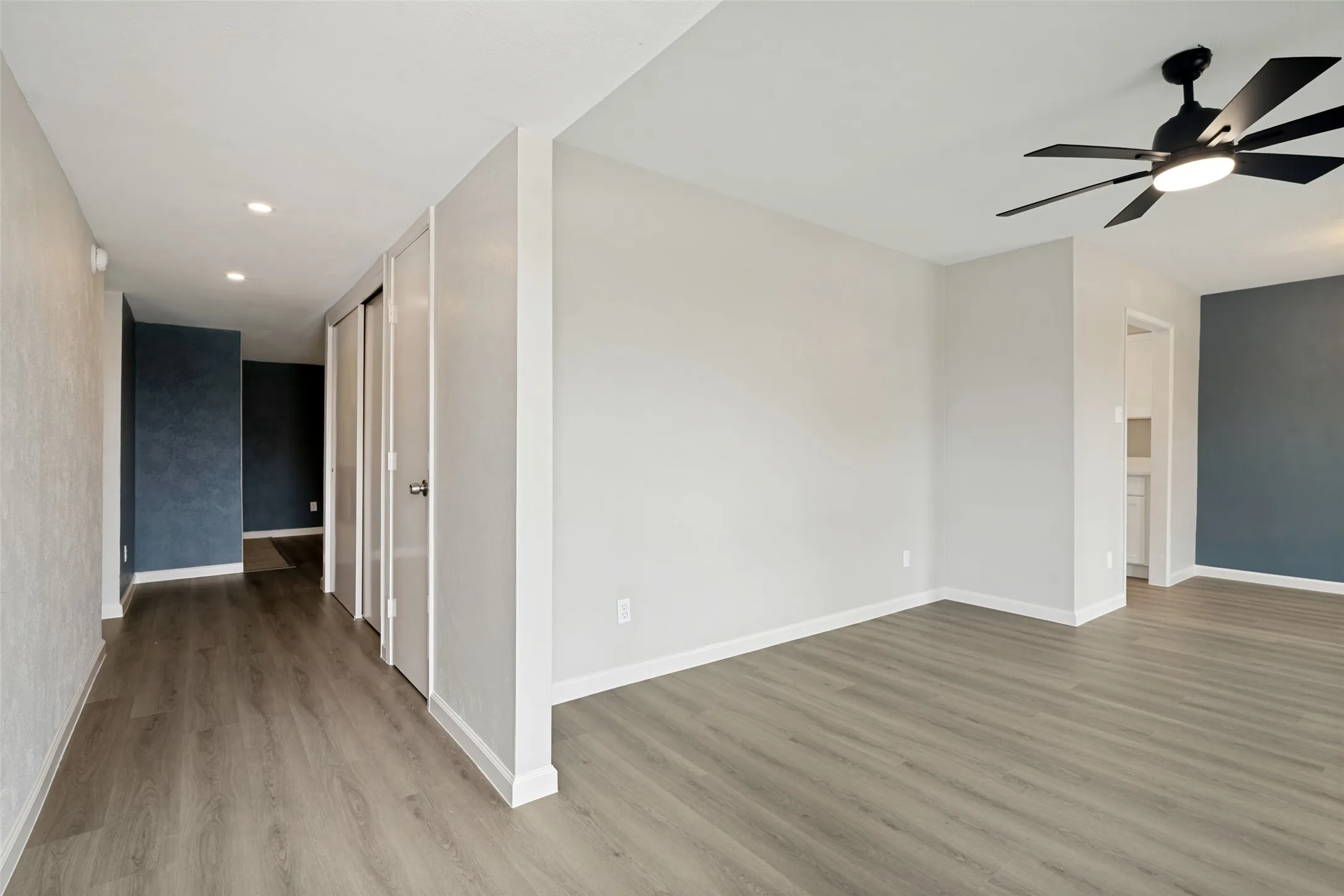 Single Family Residence For Sale in Dallas County , 2909 Flagstone Drive, Garland, Texas 75044, 3 Bedroom, 2 Bathroom, 2 Garage spaces, 1,716 Sqft, built in 1978, mls#21337348, Real Estate Agent in Garland, Homes For Sale in Dallas county, Homes For Sale in Garland, Realtor in Garland Texas, Real Estate Brokerage Independent Realty Texas, Luminita Cordes Realtor