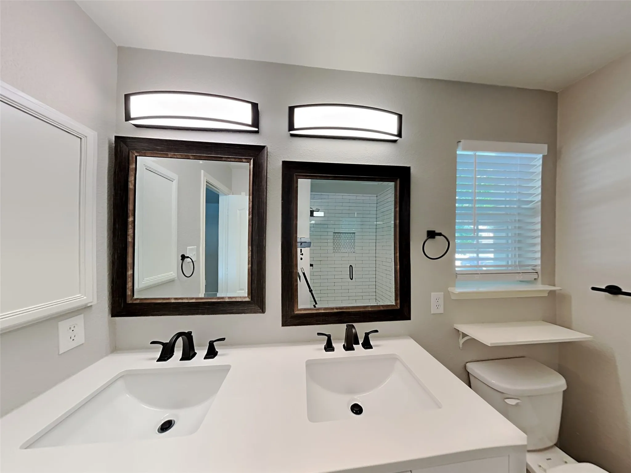 Single Family Residence For Sale in Dallas County , 2161 Lone Pecan Drive, Mesquite, Texas 75181, 3 Bedroom, 2 Bathroom, 2 Garage spaces, 1,886 Sqft, built in 2005, mls#21335118, Real Estate Agent in Mesquite, Homes For Sale in Dallas county, Homes For Sale in Mesquite, Realtor in Mesquite Texas, Real Estate Brokerage Independent Realty Texas, Luminita Cordes Realtor