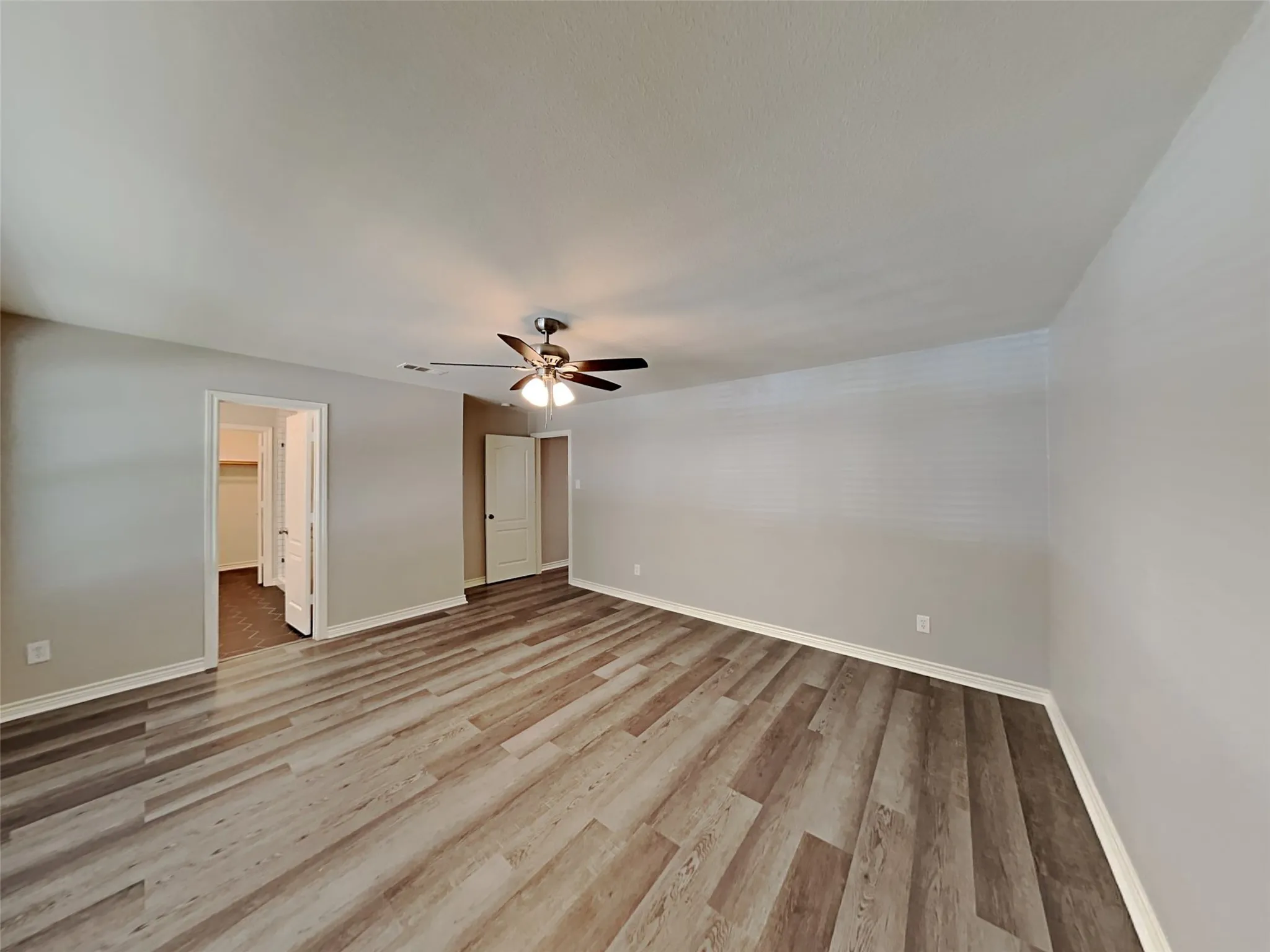 Single Family Residence For Sale in Dallas County , 2161 Lone Pecan Drive, Mesquite, Texas 75181, 3 Bedroom, 2 Bathroom, 2 Garage spaces, 1,886 Sqft, built in 2005, mls#21335118, Real Estate Agent in Mesquite, Homes For Sale in Dallas county, Homes For Sale in Mesquite, Realtor in Mesquite Texas, Real Estate Brokerage Independent Realty Texas, Luminita Cordes Realtor