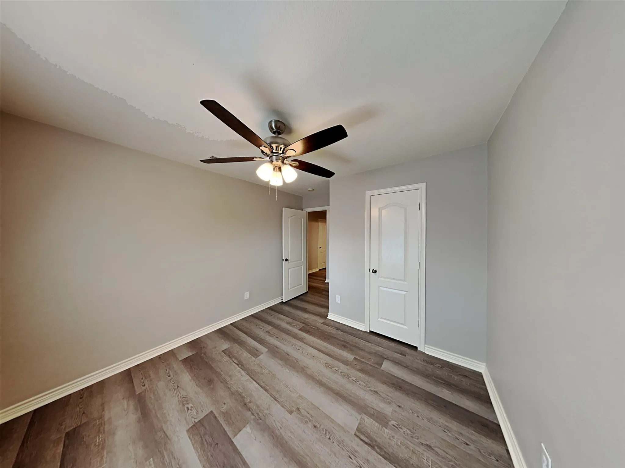 Single Family Residence For Sale in Dallas County , 2161 Lone Pecan Drive, Mesquite, Texas 75181, 3 Bedroom, 2 Bathroom, 2 Garage spaces, 1,886 Sqft, built in 2005, mls#21335118, Real Estate Agent in Mesquite, Homes For Sale in Dallas county, Homes For Sale in Mesquite, Realtor in Mesquite Texas, Real Estate Brokerage Independent Realty Texas, Luminita Cordes Realtor