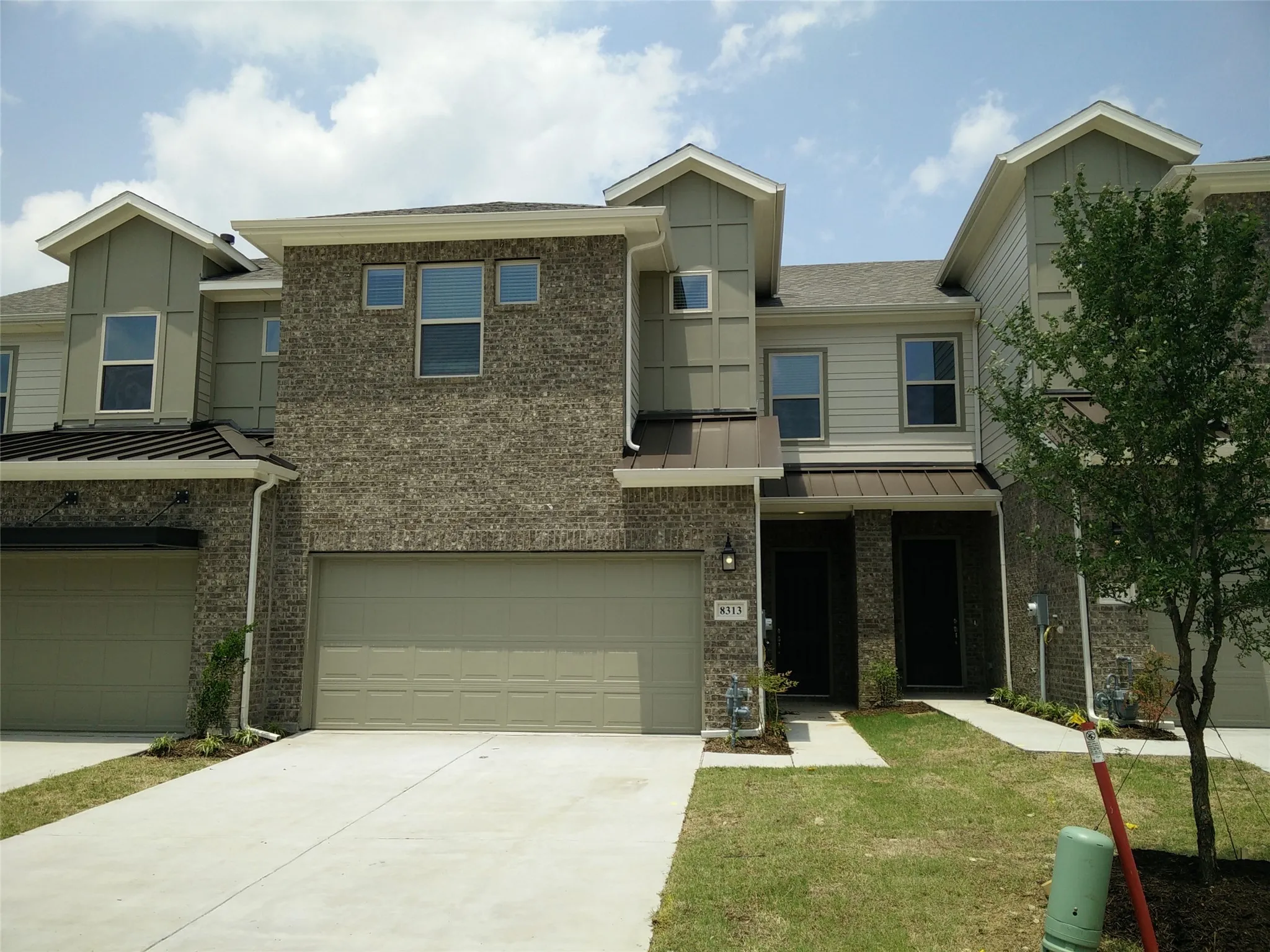 Townhouse For Rent in Collin County , 8313 Oxalis Lane, Dallas, Texas 75252, 3 Bedroom, 3 Bathroom, 2 Garage spaces, 1,927 Sqft, built in 2019, mls#21331743, Real Estate Agent in Dallas, Homes For Rent in Collin county, Homes For Rent in Dallas, Realtor in Dallas Texas, Real Estate Brokerage Independent Realty Texas, Luminita Cordes Realtor