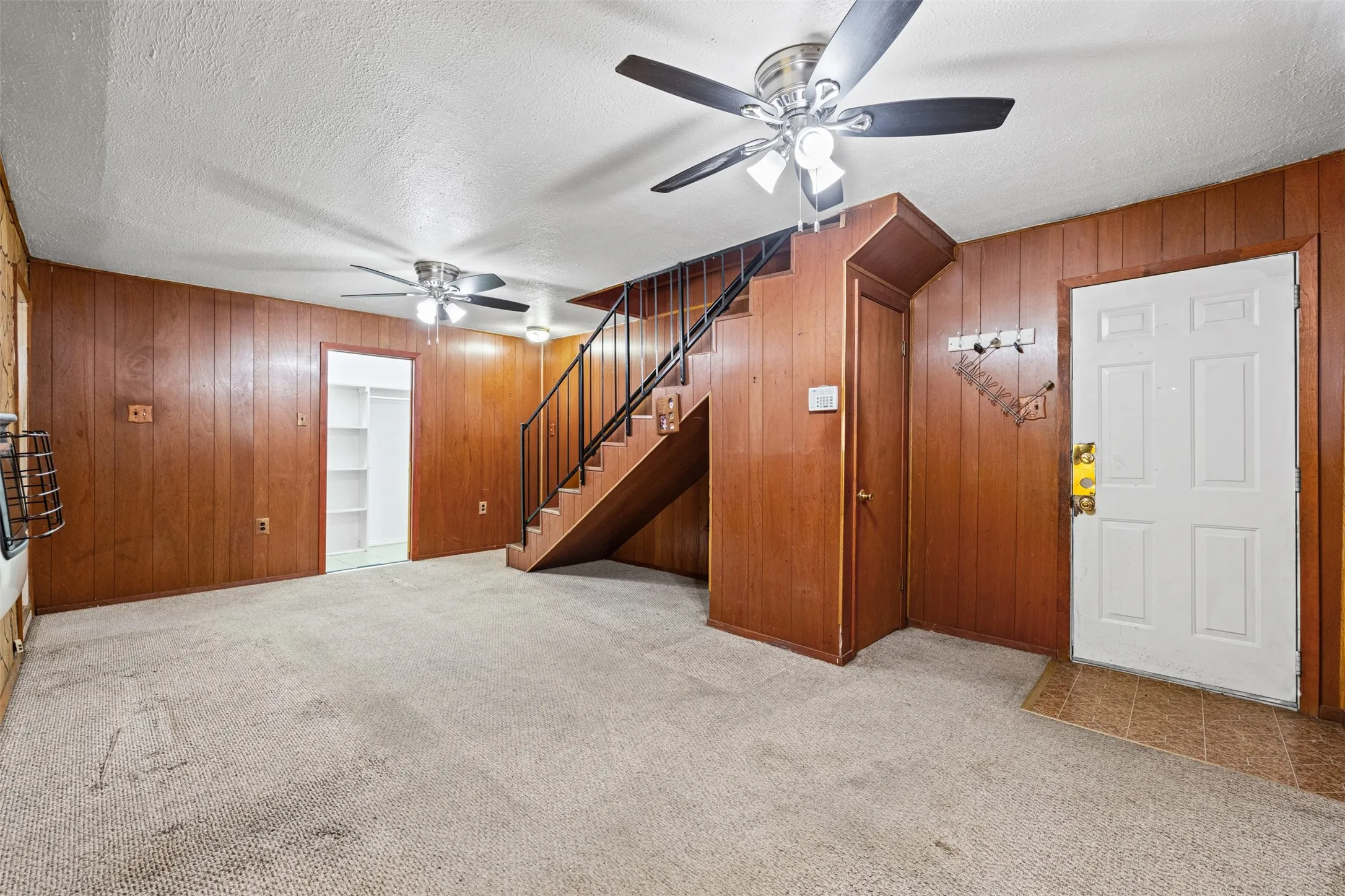 Single Family Residence For Sale in Dallas County , 1419 Georgia Avenue, Dallas, Texas 75216, 3 Bedroom, 2 Bathroom, 1 Garage spaces, 1,812 Sqft, built in 1949, mls#21336751, Real Estate Agent in Dallas, Homes For Sale in Dallas county, Homes For Sale in Dallas, Realtor in Dallas Texas, Real Estate Brokerage Independent Realty Texas, Luminita Cordes Realtor