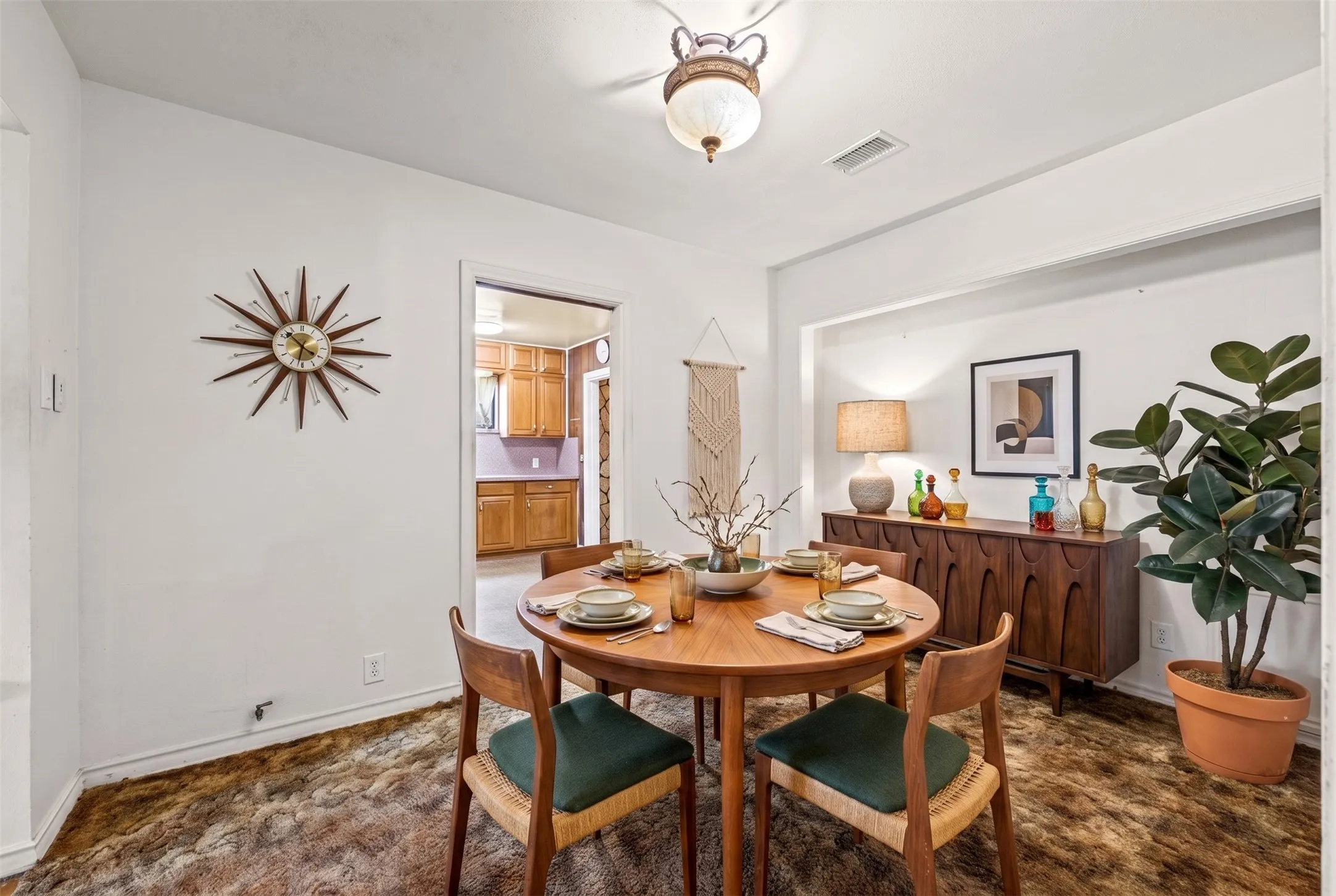 Virtual Staged Dining Room