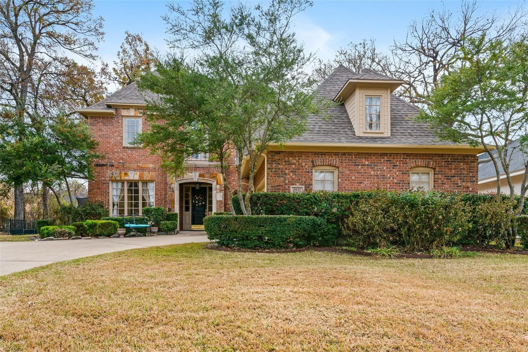 Single Family Residence For Rent in Tarrant County , 5932 Riverbend Place, Fort Worth, Texas 76112, 4 Bedroom, 3 Bathroom, 2 Garage spaces, 3,098 Sqft, built in 1994, mls#21336366, Real Estate Agent in Fort Worth, Homes For Rent in Tarrant county, Homes For Rent in Fort Worth, Realtor in Fort Worth Texas, Real Estate Brokerage Independent Realty Texas, Luminita Cordes Realtor