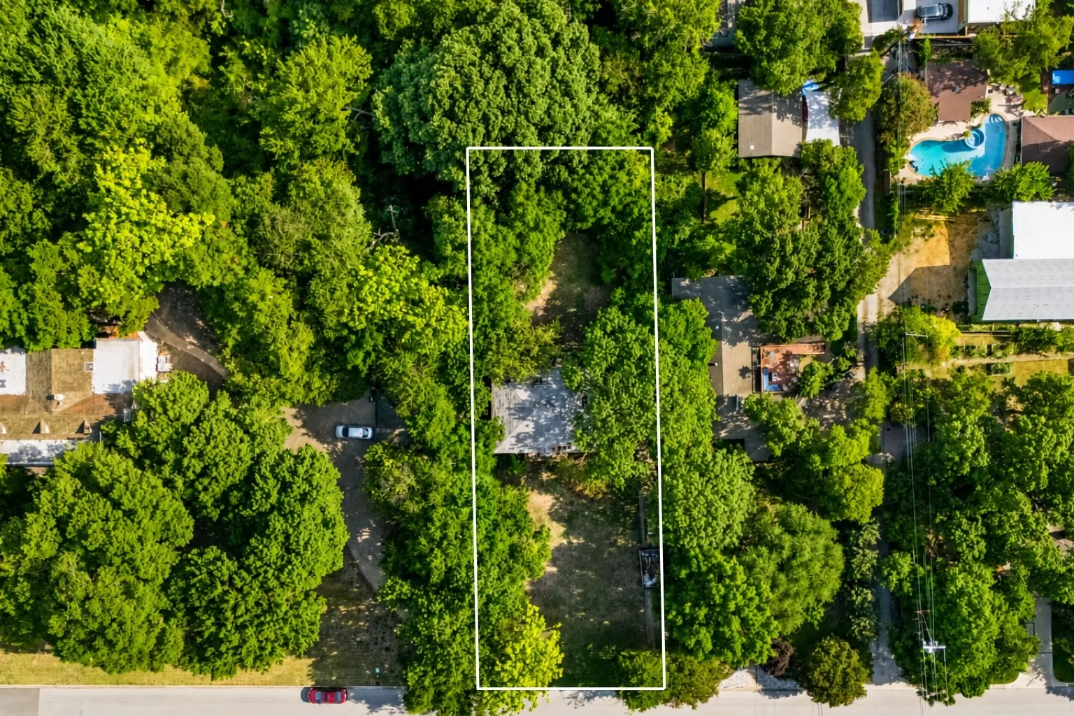 Single Family Residence For Sale in Dallas County , 625 W Colorado Boulevard, Dallas, Texas 75208, 4 Bedroom, 3 Bathroom, 2 Garage spaces, 2,079 Sqft, built in 1953, mls#21337315, Real Estate Agent in Dallas, Homes For Sale in Dallas county, Homes For Sale in Dallas, Realtor in Dallas Texas, Real Estate Brokerage Independent Realty Texas, Luminita Cordes Realtor