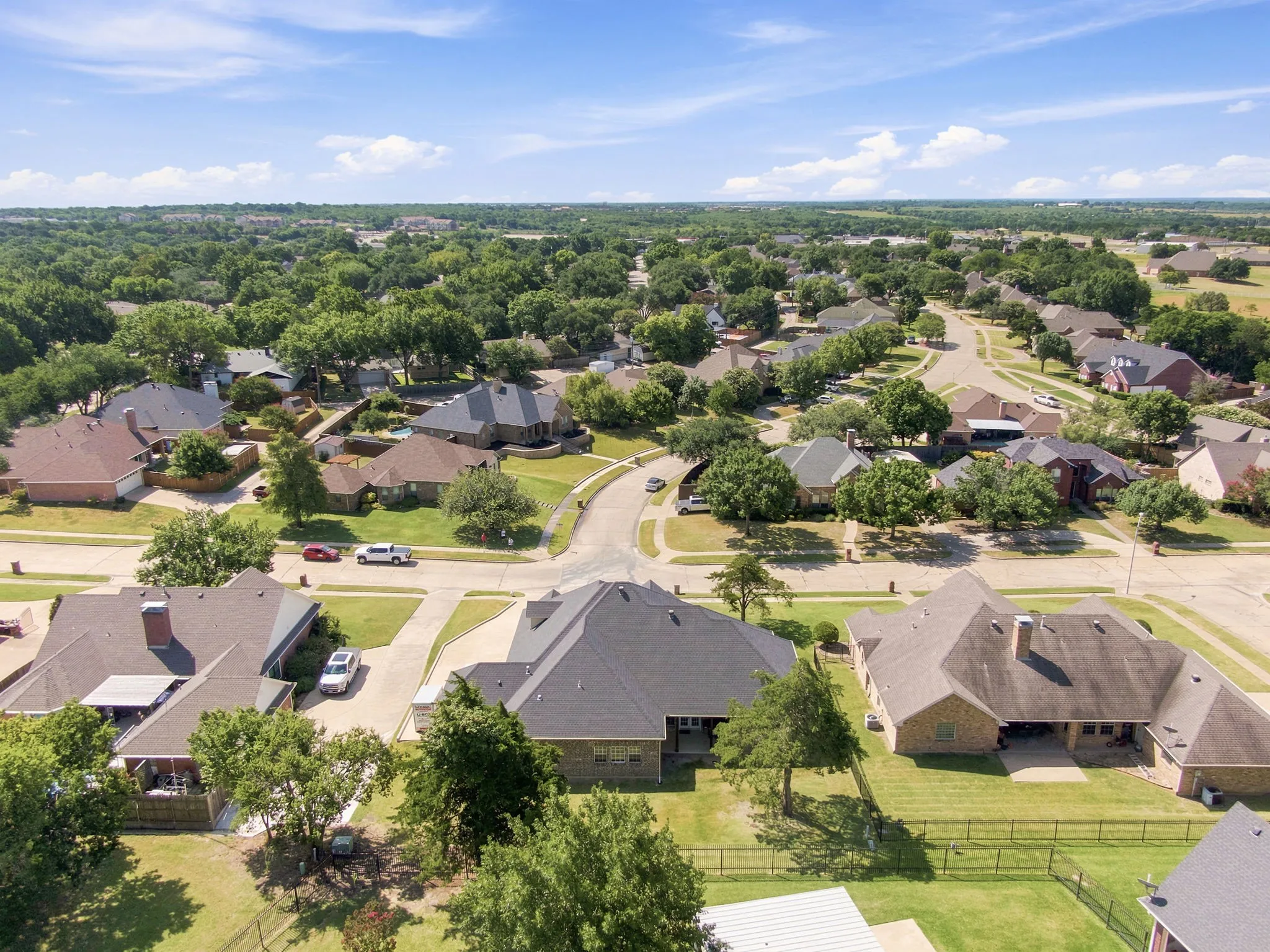 Single Family Residence For Sale in Ellis County , 1906 Clearview Drive, Ennis, Texas 75119, 4 Bedroom, 3 Bathroom, 3 Garage spaces, 2,659 Sqft, built in 2018, mls#21329438, Real Estate Agent in Ennis, Homes For Sale in Ellis county, Homes For Sale in Ennis, Realtor in Ennis Texas, Real Estate Brokerage Independent Realty Texas, Luminita Cordes Realtor