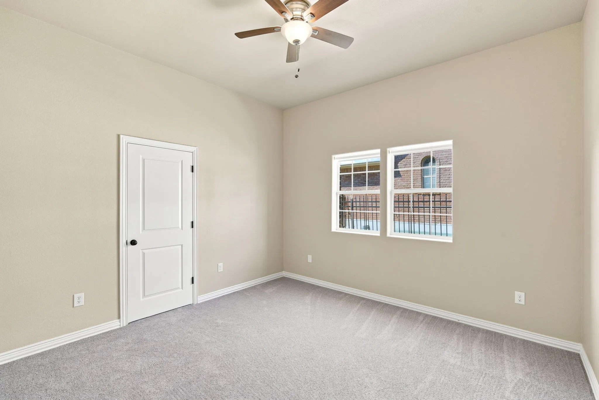 Single Family Residence For Sale in Ellis County , 1906 Clearview Drive, Ennis, Texas 75119, 4 Bedroom, 3 Bathroom, 3 Garage spaces, 2,659 Sqft, built in 2018, mls#21329438, Real Estate Agent in Ennis, Homes For Sale in Ellis county, Homes For Sale in Ennis, Realtor in Ennis Texas, Real Estate Brokerage Independent Realty Texas, Luminita Cordes Realtor