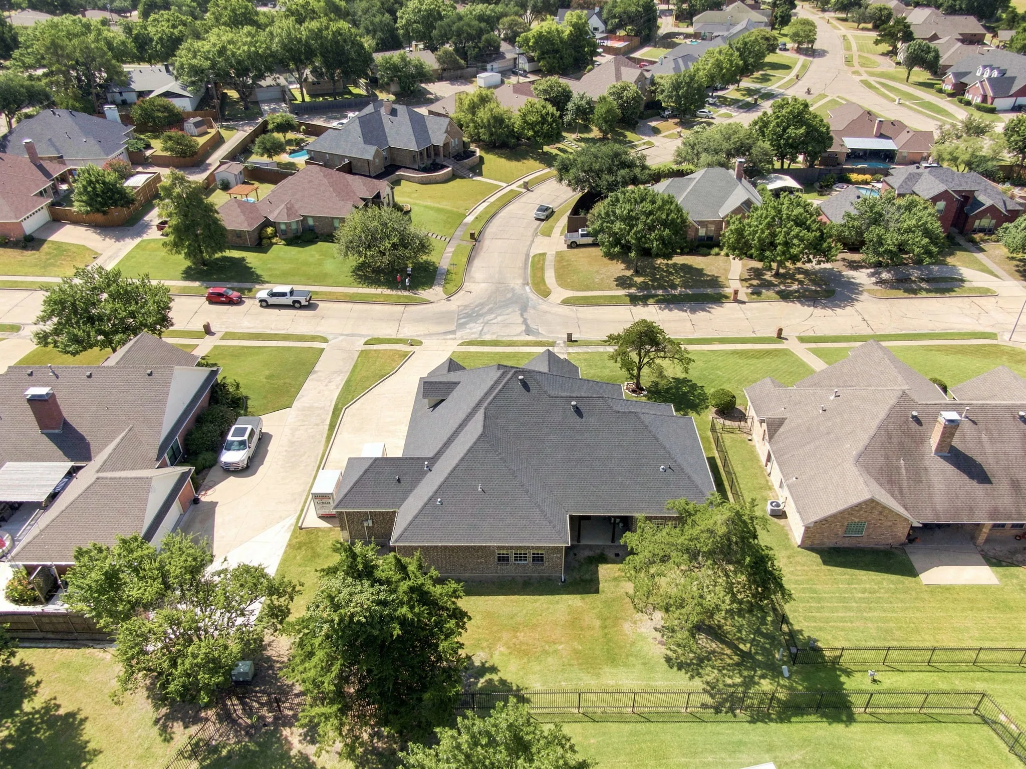 Single Family Residence For Sale in Ellis County , 1906 Clearview Drive, Ennis, Texas 75119, 4 Bedroom, 3 Bathroom, 3 Garage spaces, 2,659 Sqft, built in 2018, mls#21329438, Real Estate Agent in Ennis, Homes For Sale in Ellis county, Homes For Sale in Ennis, Realtor in Ennis Texas, Real Estate Brokerage Independent Realty Texas, Luminita Cordes Realtor