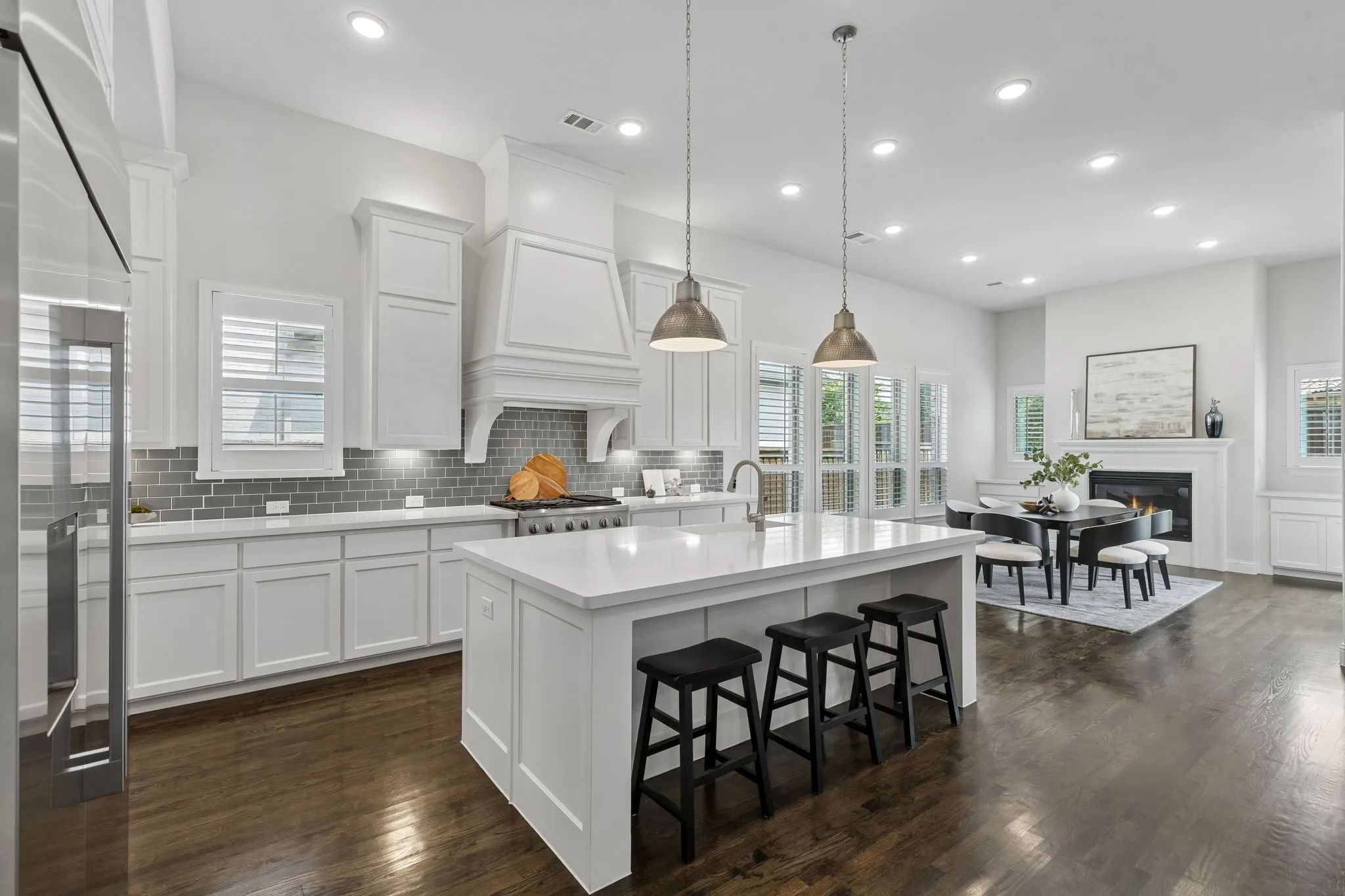 Single Family Residence For Sale in Denton County , 4043 Fairbanks Drive, Frisco, Texas 75033, 4 Bedroom, 6 Bathroom, 3 Garage spaces, 4,330 Sqft, built in 2019, mls#21335940, Real Estate Agent in Frisco, Homes For Sale in Denton county, Homes For Sale in Frisco, Realtor in Frisco Texas, Real Estate Brokerage Independent Realty Texas, Luminita Cordes Realtor