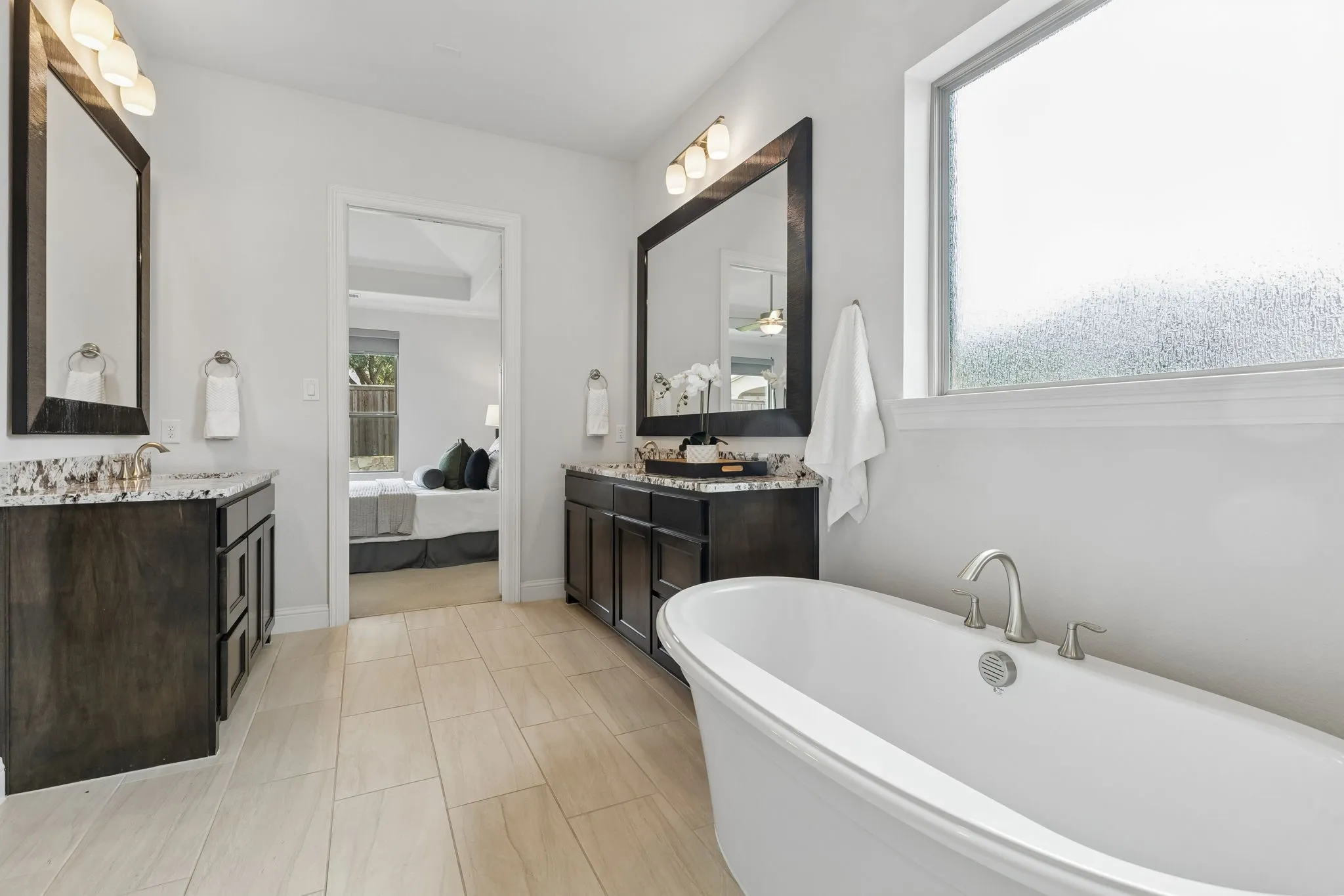 Single Family Residence For Sale in Denton County , 4043 Fairbanks Drive, Frisco, Texas 75033, 4 Bedroom, 6 Bathroom, 3 Garage spaces, 4,330 Sqft, built in 2019, mls#21335940, Real Estate Agent in Frisco, Homes For Sale in Denton county, Homes For Sale in Frisco, Realtor in Frisco Texas, Real Estate Brokerage Independent Realty Texas, Luminita Cordes Realtor