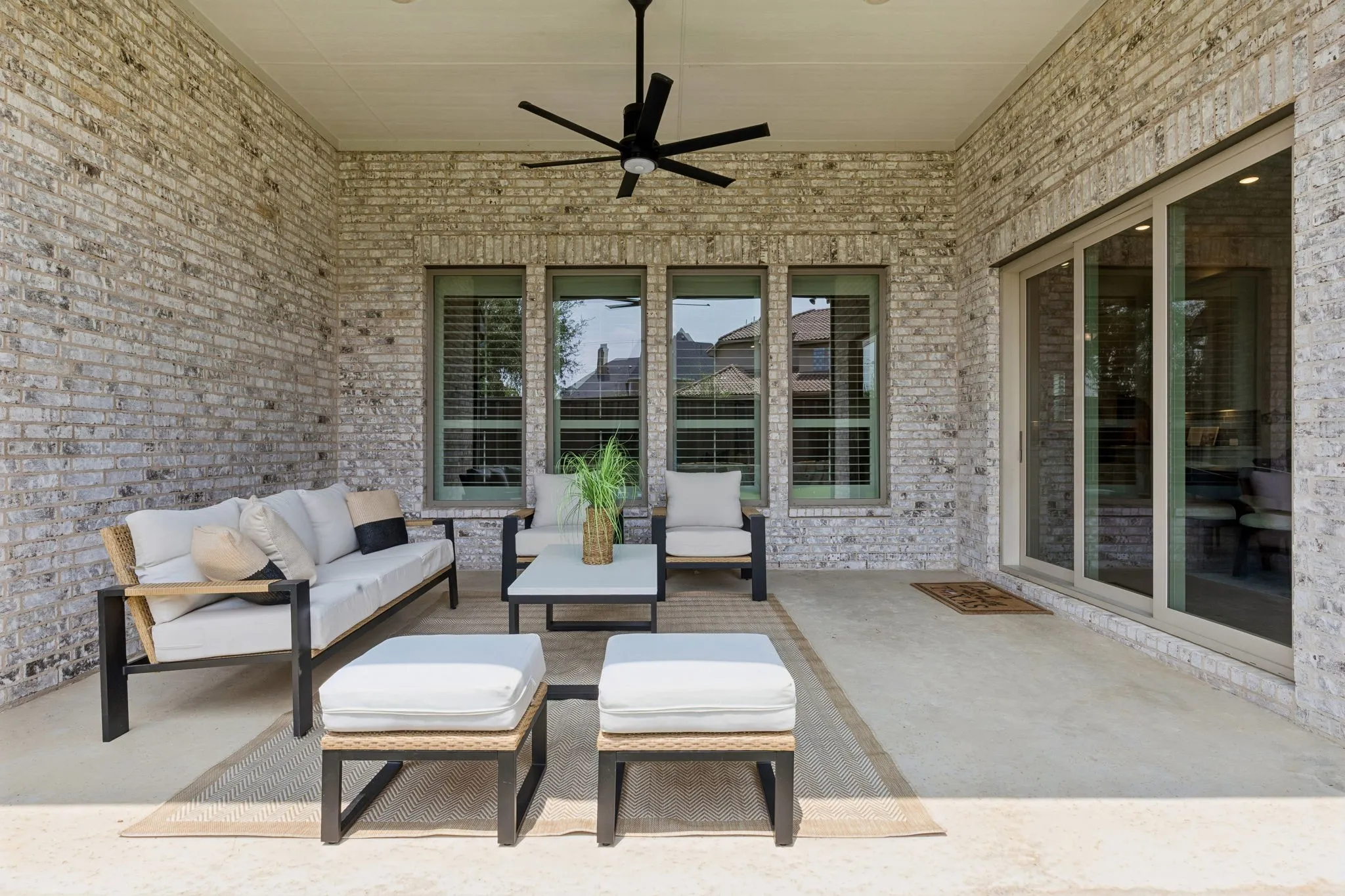 Single Family Residence For Sale in Denton County , 4043 Fairbanks Drive, Frisco, Texas 75033, 4 Bedroom, 6 Bathroom, 3 Garage spaces, 4,330 Sqft, built in 2019, mls#21335940, Real Estate Agent in Frisco, Homes For Sale in Denton county, Homes For Sale in Frisco, Realtor in Frisco Texas, Real Estate Brokerage Independent Realty Texas, Luminita Cordes Realtor