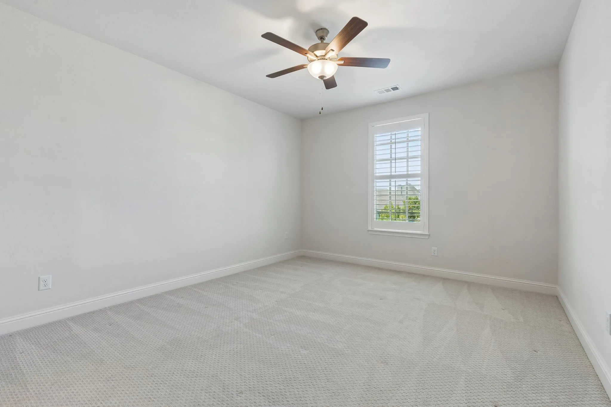 Single Family Residence For Sale in Denton County , 4043 Fairbanks Drive, Frisco, Texas 75033, 4 Bedroom, 6 Bathroom, 3 Garage spaces, 4,330 Sqft, built in 2019, mls#21335940, Real Estate Agent in Frisco, Homes For Sale in Denton county, Homes For Sale in Frisco, Realtor in Frisco Texas, Real Estate Brokerage Independent Realty Texas, Luminita Cordes Realtor