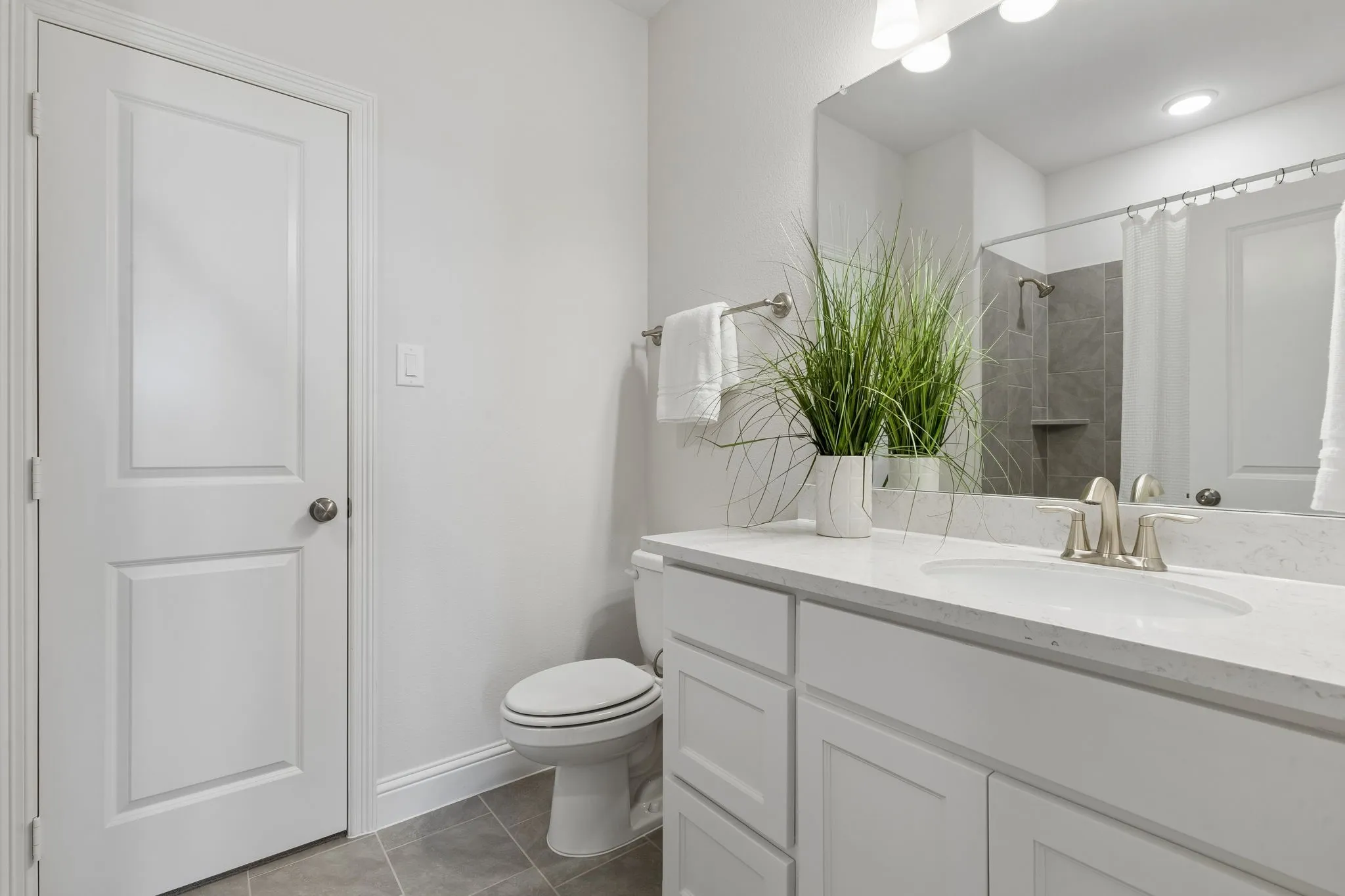 Single Family Residence For Sale in Denton County , 4043 Fairbanks Drive, Frisco, Texas 75033, 4 Bedroom, 6 Bathroom, 3 Garage spaces, 4,330 Sqft, built in 2019, mls#21335940, Real Estate Agent in Frisco, Homes For Sale in Denton county, Homes For Sale in Frisco, Realtor in Frisco Texas, Real Estate Brokerage Independent Realty Texas, Luminita Cordes Realtor