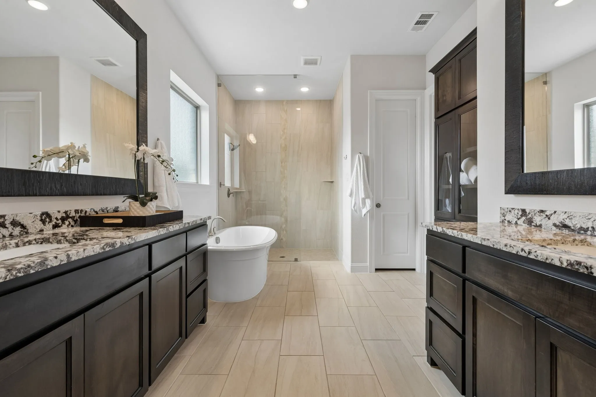 Single Family Residence For Sale in Denton County , 4043 Fairbanks Drive, Frisco, Texas 75033, 4 Bedroom, 6 Bathroom, 3 Garage spaces, 4,330 Sqft, built in 2019, mls#21335940, Real Estate Agent in Frisco, Homes For Sale in Denton county, Homes For Sale in Frisco, Realtor in Frisco Texas, Real Estate Brokerage Independent Realty Texas, Luminita Cordes Realtor