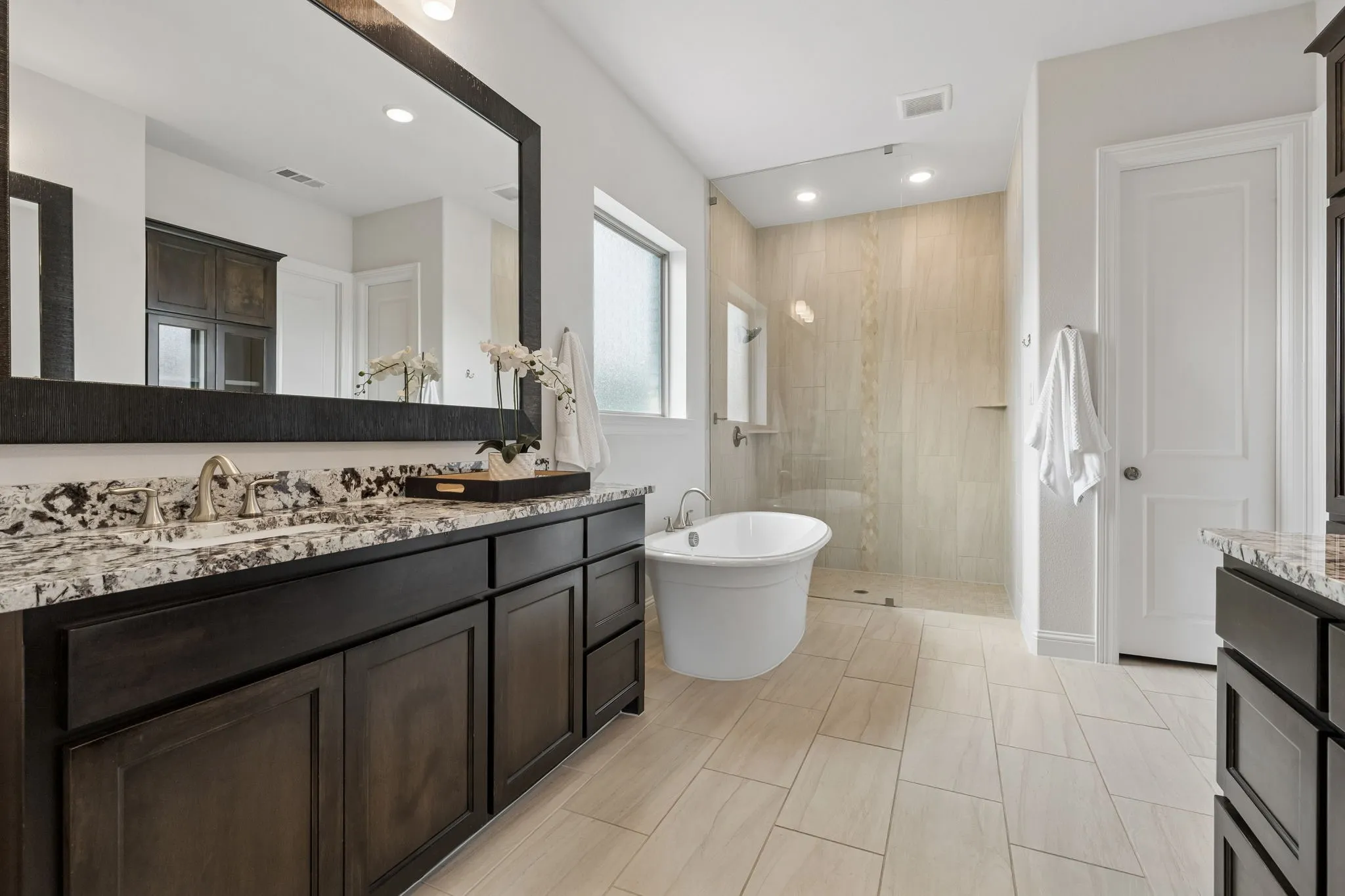 Single Family Residence For Sale in Denton County , 4043 Fairbanks Drive, Frisco, Texas 75033, 4 Bedroom, 6 Bathroom, 3 Garage spaces, 4,330 Sqft, built in 2019, mls#21335940, Real Estate Agent in Frisco, Homes For Sale in Denton county, Homes For Sale in Frisco, Realtor in Frisco Texas, Real Estate Brokerage Independent Realty Texas, Luminita Cordes Realtor