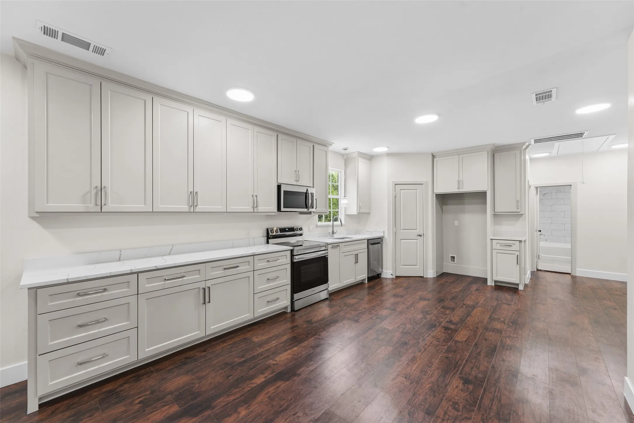 Single Family Residence For Sale in Kaufman County , 5475 Fogleman Road, Kemp, Texas 75143, 4 Bedroom, 2 Bathroom, Garage spaces, 1,800 Sqft, built in 2025, mls#21335755, Real Estate Agent in Kemp, Homes For Sale in Kaufman county, Homes For Sale in Kemp, Realtor in Kemp Texas, Real Estate Brokerage Independent Realty Texas, Luminita Cordes Realtor