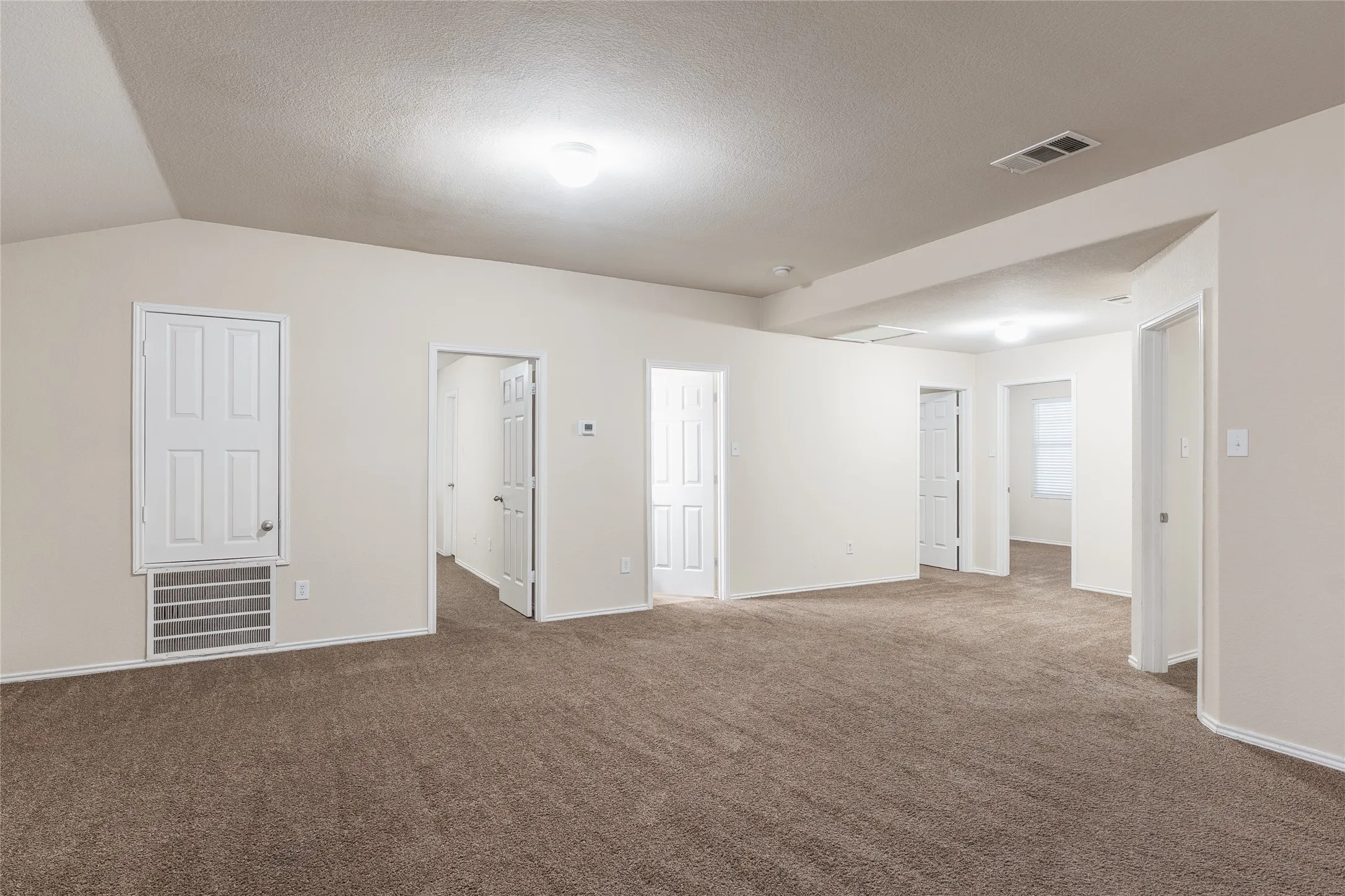 Single Family Residence For Rent in Collin County , 472 Grant Lane, Lavon, Texas 75166, 5 Bedroom, 4 Bathroom, 2 Garage spaces, 2,924 Sqft, built in 2008, mls#21334772, Real Estate Agent in Lavon, Homes For Rent in Collin county, Homes For Rent in Lavon, Realtor in Lavon Texas, Real Estate Brokerage Independent Realty Texas, Luminita Cordes Realtor