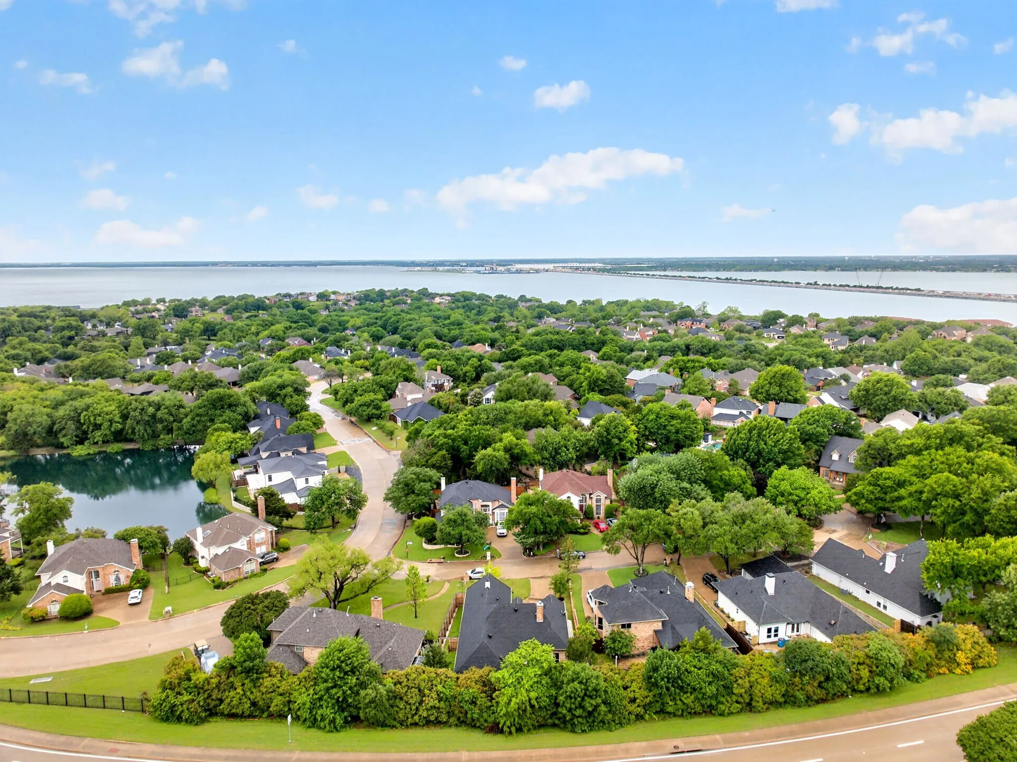 Single Family Residence For Sale in Rockwall County , 104 Easterner Place, Rockwall, Texas 75032, 3 Bedroom, 3 Bathroom, 2 Garage spaces, 2,262 Sqft, built in 1993, mls#21315098, Real Estate Agent in Rockwall, Homes For Sale in Rockwall county, Homes For Sale in Rockwall, Realtor in Rockwall Texas, Real Estate Brokerage Independent Realty Texas, Luminita Cordes Realtor