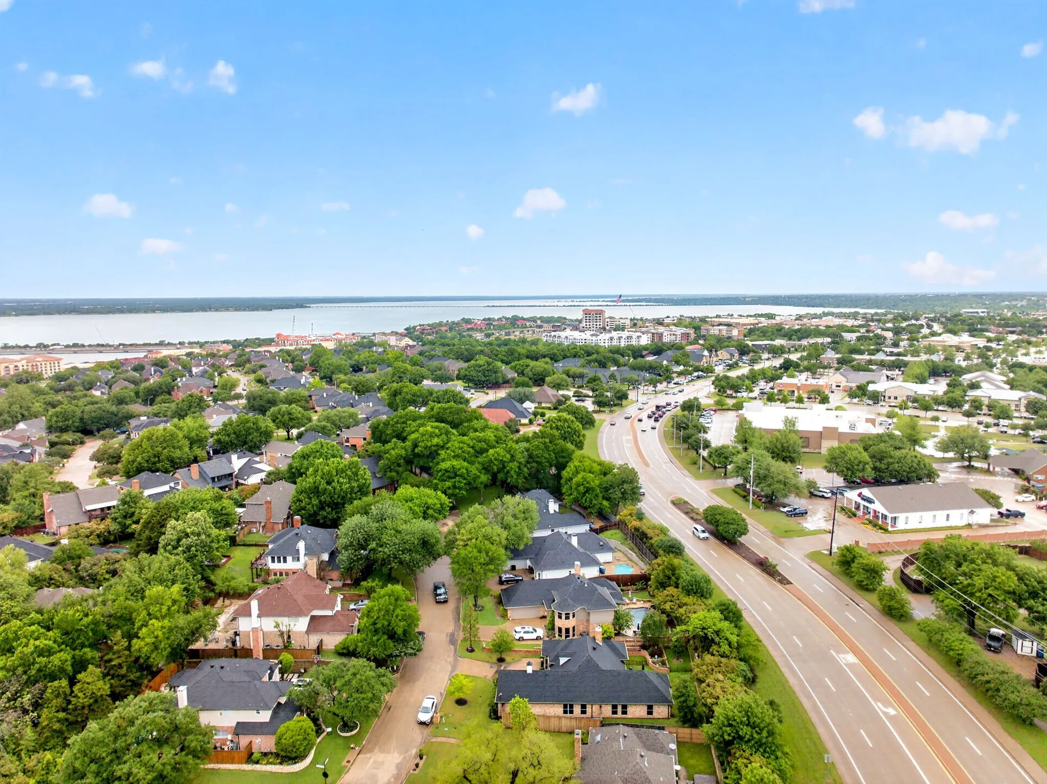 Single Family Residence For Sale in Rockwall County , 104 Easterner Place, Rockwall, Texas 75032, 3 Bedroom, 3 Bathroom, 2 Garage spaces, 2,262 Sqft, built in 1993, mls#21315098, Real Estate Agent in Rockwall, Homes For Sale in Rockwall county, Homes For Sale in Rockwall, Realtor in Rockwall Texas, Real Estate Brokerage Independent Realty Texas, Luminita Cordes Realtor