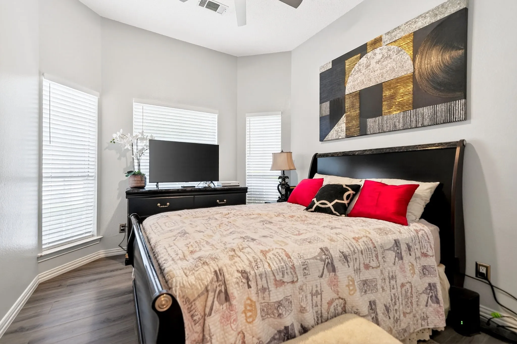 Single Family Residence For Sale in Rockwall County , 104 Easterner Place, Rockwall, Texas 75032, 3 Bedroom, 3 Bathroom, 2 Garage spaces, 2,262 Sqft, built in 1993, mls#21315098, Real Estate Agent in Rockwall, Homes For Sale in Rockwall county, Homes For Sale in Rockwall, Realtor in Rockwall Texas, Real Estate Brokerage Independent Realty Texas, Luminita Cordes Realtor