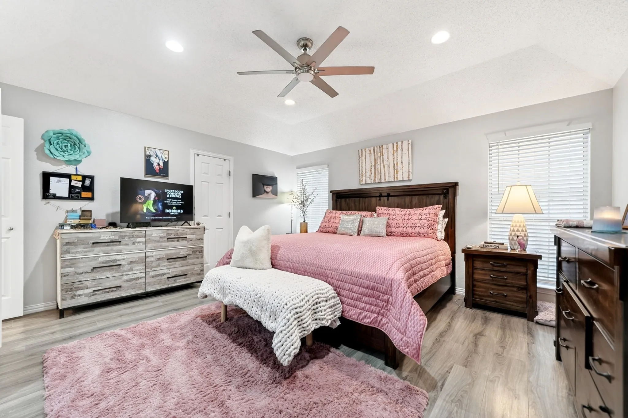 Single Family Residence For Sale in Rockwall County , 104 Easterner Place, Rockwall, Texas 75032, 3 Bedroom, 3 Bathroom, 2 Garage spaces, 2,262 Sqft, built in 1993, mls#21315098, Real Estate Agent in Rockwall, Homes For Sale in Rockwall county, Homes For Sale in Rockwall, Realtor in Rockwall Texas, Real Estate Brokerage Independent Realty Texas, Luminita Cordes Realtor