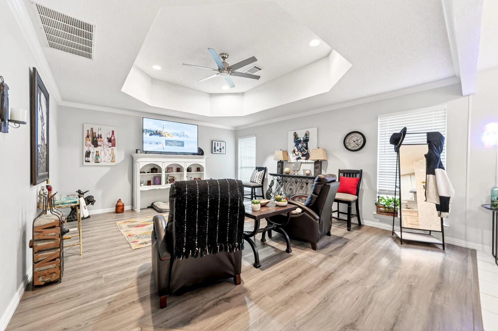 Single Family Residence For Sale in Rockwall County , 104 Easterner Place, Rockwall, Texas 75032, 3 Bedroom, 3 Bathroom, 2 Garage spaces, 2,262 Sqft, built in 1993, mls#21315098, Real Estate Agent in Rockwall, Homes For Sale in Rockwall county, Homes For Sale in Rockwall, Realtor in Rockwall Texas, Real Estate Brokerage Independent Realty Texas, Luminita Cordes Realtor