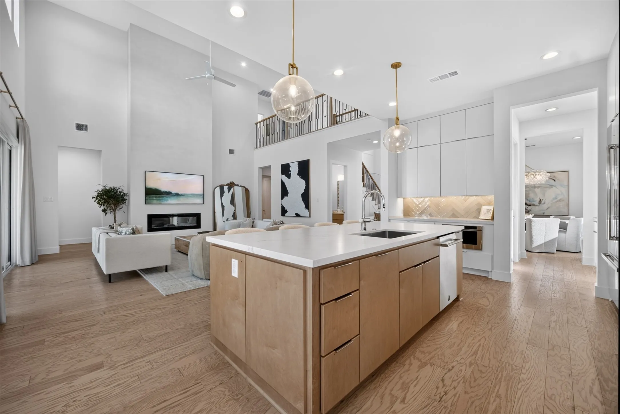Single Family Residence For Sale in Dallas County , 3872 Cortez Drive, Dallas, Texas 75220, 4 Bedroom, 4 Bathroom, 2 Garage spaces, 4,139 Sqft, built in 2024, mls#21337437, Real Estate Agent in Dallas, Homes For Sale in Dallas county, Homes For Sale in Dallas, Realtor in Dallas Texas, Real Estate Brokerage Independent Realty Texas, Luminita Cordes Realtor