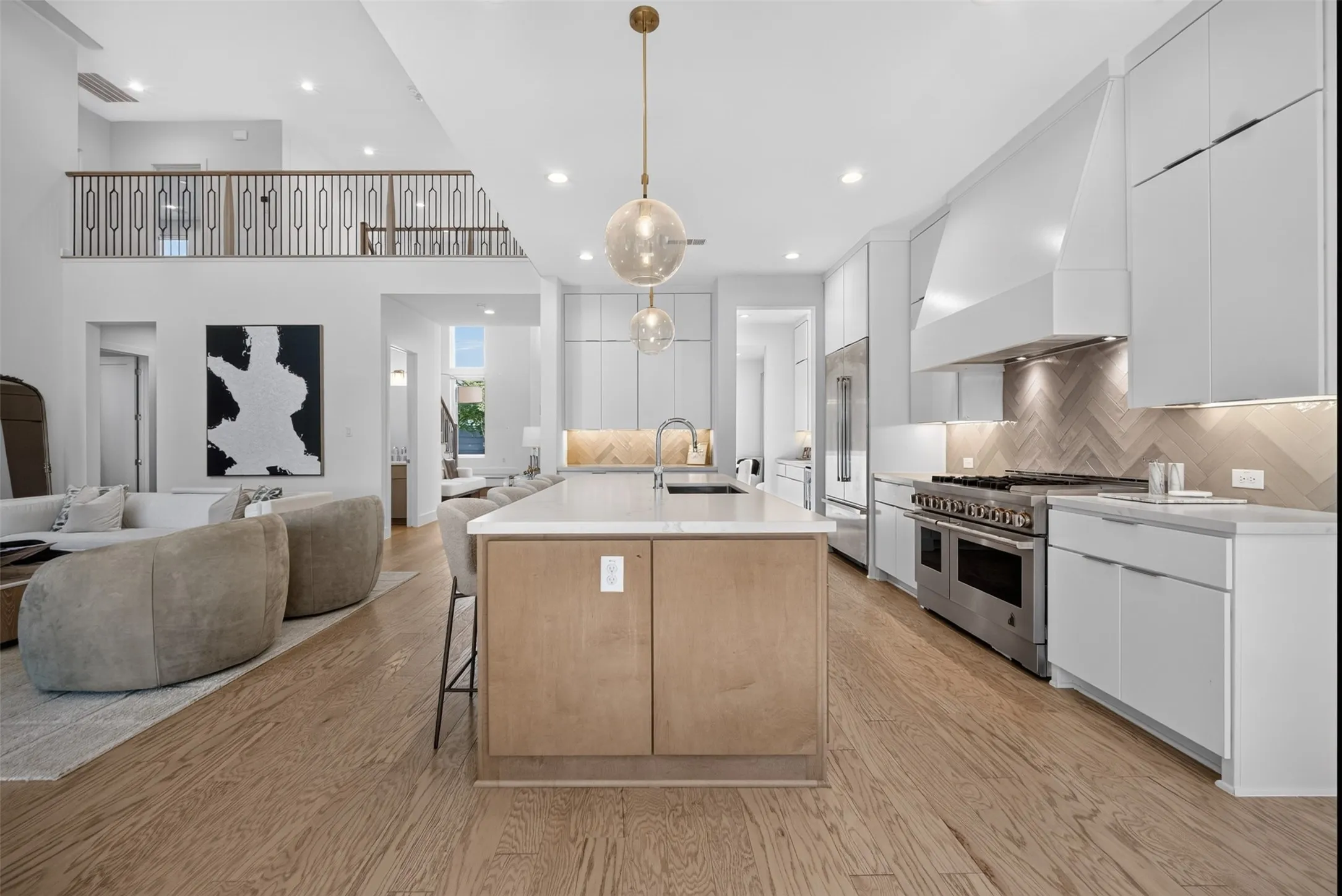 Single Family Residence For Sale in Dallas County , 3872 Cortez Drive, Dallas, Texas 75220, 4 Bedroom, 4 Bathroom, 2 Garage spaces, 4,139 Sqft, built in 2024, mls#21337437, Real Estate Agent in Dallas, Homes For Sale in Dallas county, Homes For Sale in Dallas, Realtor in Dallas Texas, Real Estate Brokerage Independent Realty Texas, Luminita Cordes Realtor