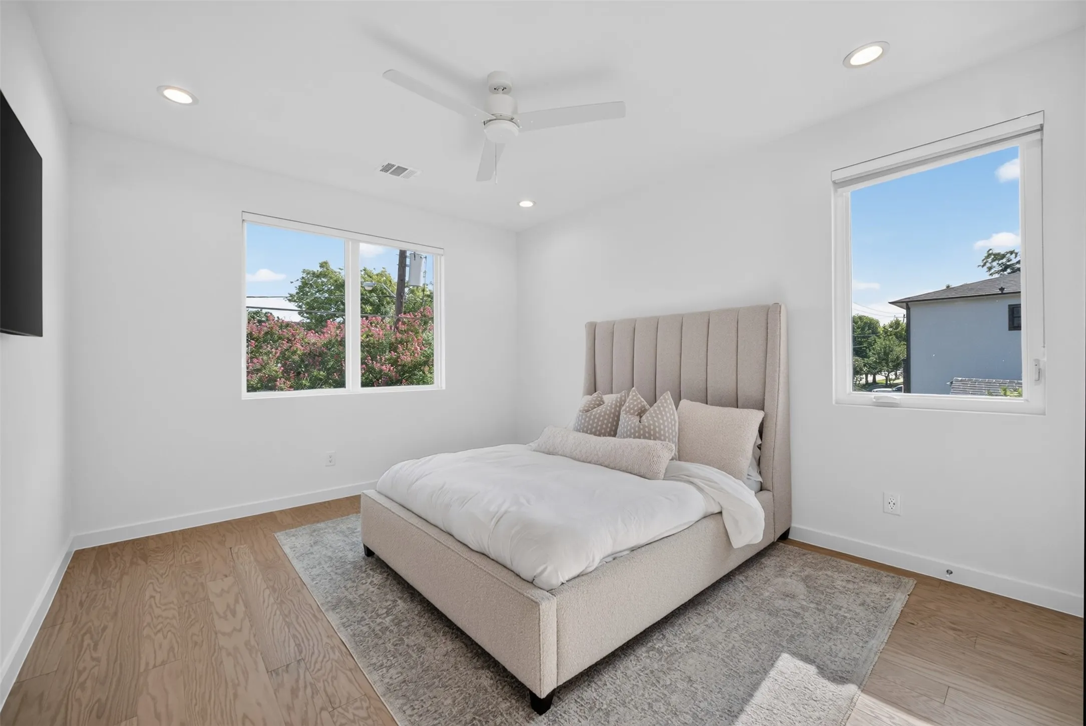 Single Family Residence For Sale in Dallas County , 3872 Cortez Drive, Dallas, Texas 75220, 4 Bedroom, 4 Bathroom, 2 Garage spaces, 4,139 Sqft, built in 2024, mls#21337437, Real Estate Agent in Dallas, Homes For Sale in Dallas county, Homes For Sale in Dallas, Realtor in Dallas Texas, Real Estate Brokerage Independent Realty Texas, Luminita Cordes Realtor