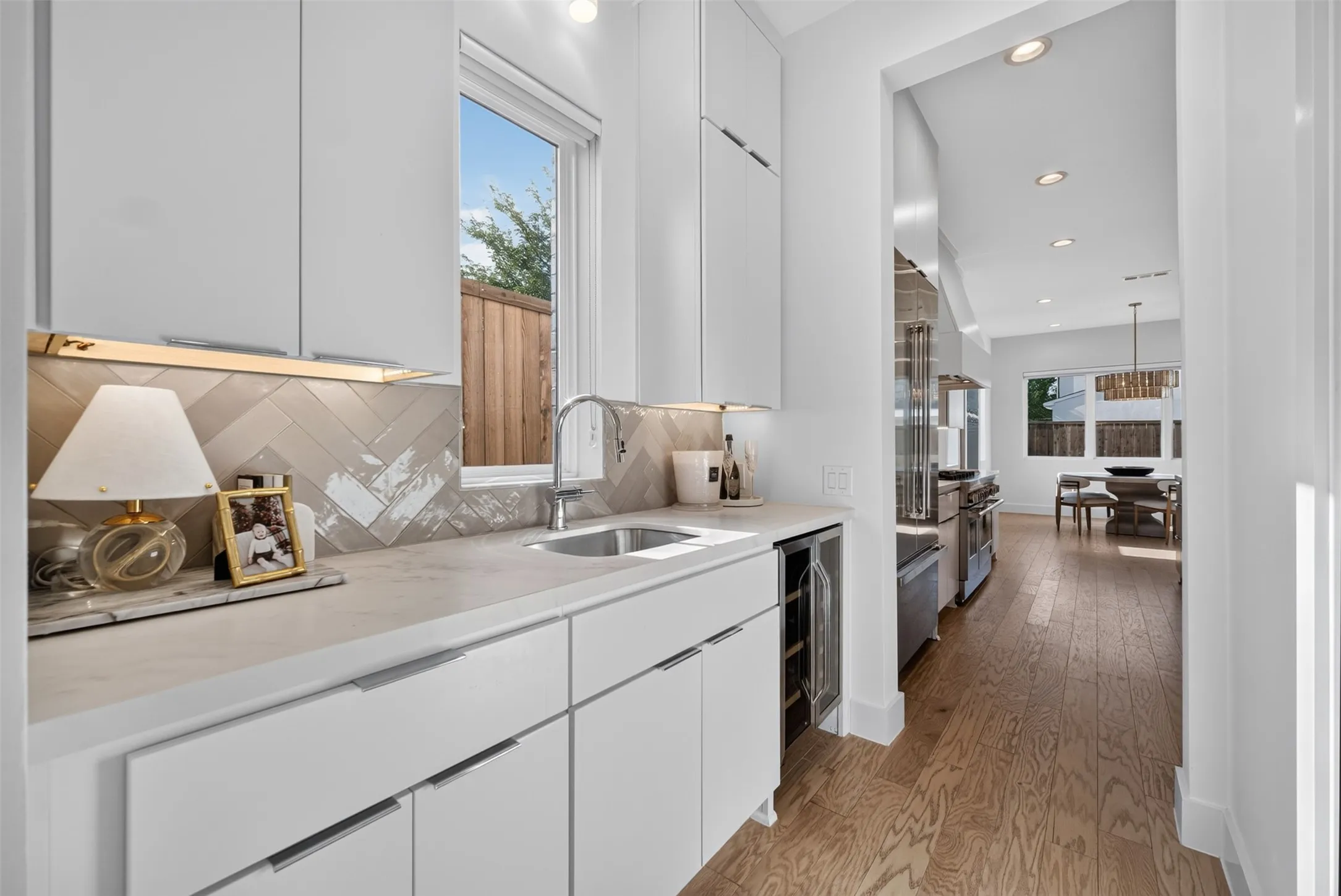 Single Family Residence For Sale in Dallas County , 3872 Cortez Drive, Dallas, Texas 75220, 4 Bedroom, 4 Bathroom, 2 Garage spaces, 4,139 Sqft, built in 2024, mls#21337437, Real Estate Agent in Dallas, Homes For Sale in Dallas county, Homes For Sale in Dallas, Realtor in Dallas Texas, Real Estate Brokerage Independent Realty Texas, Luminita Cordes Realtor