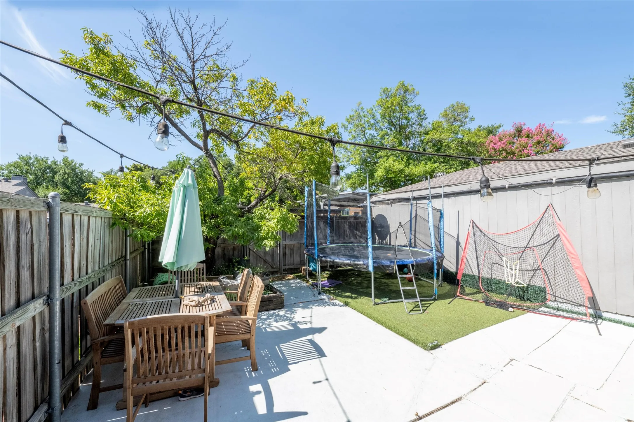 Condominium For Sale in Dallas County , 7504 Riverbrook Drive, Dallas, Texas 75230, 3 Bedroom, 3 Bathroom, Garage spaces, 1,520 Sqft, built in 1969, mls#21334491, Real Estate Agent in Dallas, Homes For Sale in Dallas county, Homes For Sale in Dallas, Realtor in Dallas Texas, Real Estate Brokerage Independent Realty Texas, Luminita Cordes Realtor