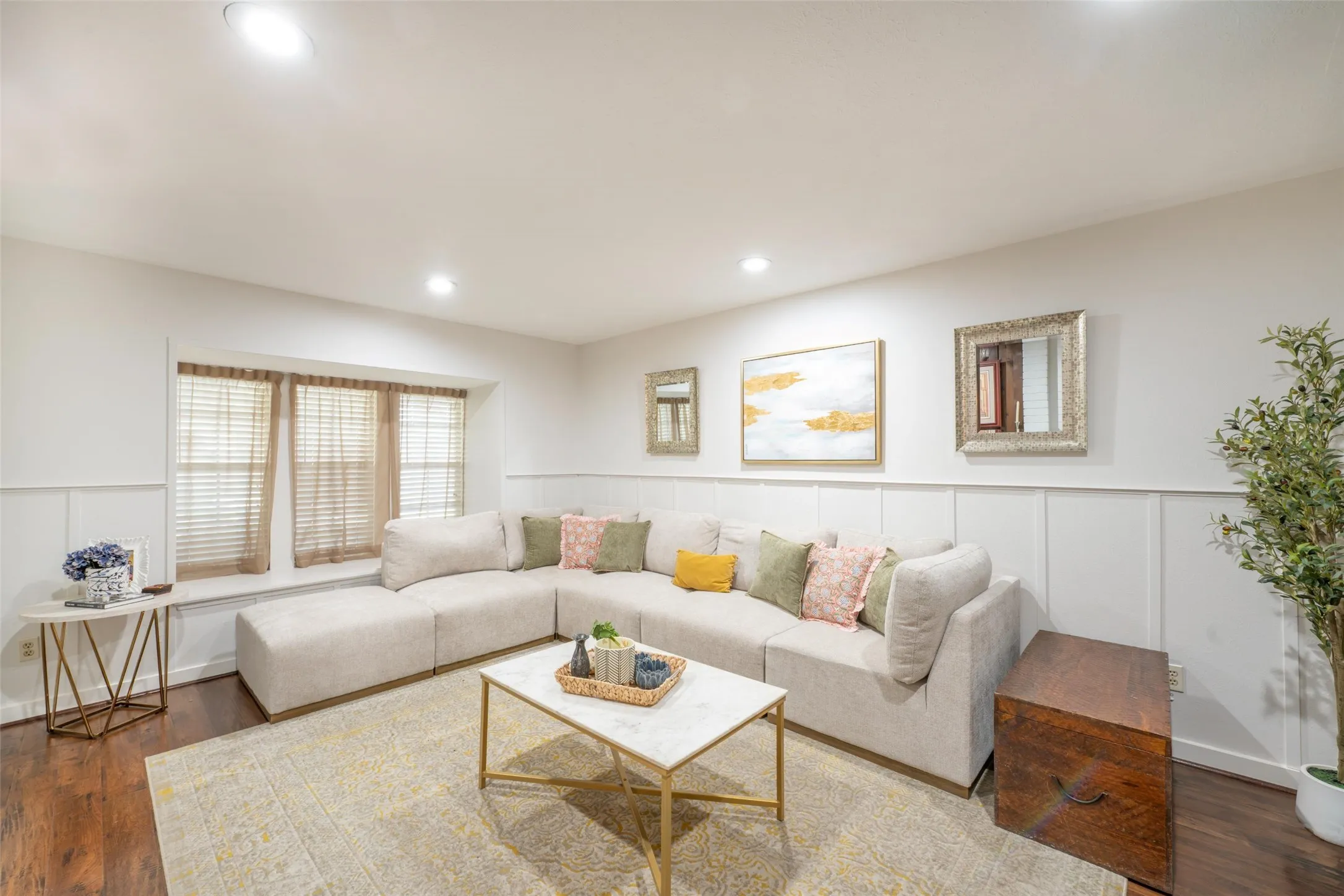 Condominium For Sale in Dallas County , 7504 Riverbrook Drive, Dallas, Texas 75230, 3 Bedroom, 3 Bathroom, Garage spaces, 1,520 Sqft, built in 1969, mls#21334491, Real Estate Agent in Dallas, Homes For Sale in Dallas county, Homes For Sale in Dallas, Realtor in Dallas Texas, Real Estate Brokerage Independent Realty Texas, Luminita Cordes Realtor