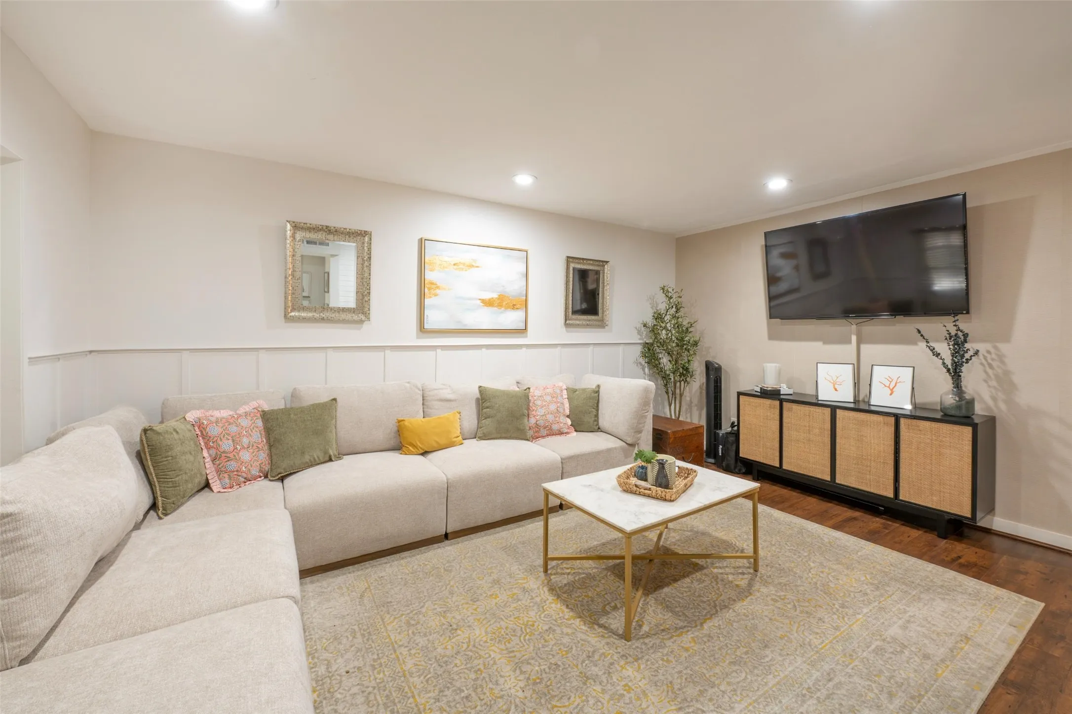 Condominium For Sale in Dallas County , 7504 Riverbrook Drive, Dallas, Texas 75230, 3 Bedroom, 3 Bathroom, Garage spaces, 1,520 Sqft, built in 1969, mls#21334491, Real Estate Agent in Dallas, Homes For Sale in Dallas county, Homes For Sale in Dallas, Realtor in Dallas Texas, Real Estate Brokerage Independent Realty Texas, Luminita Cordes Realtor