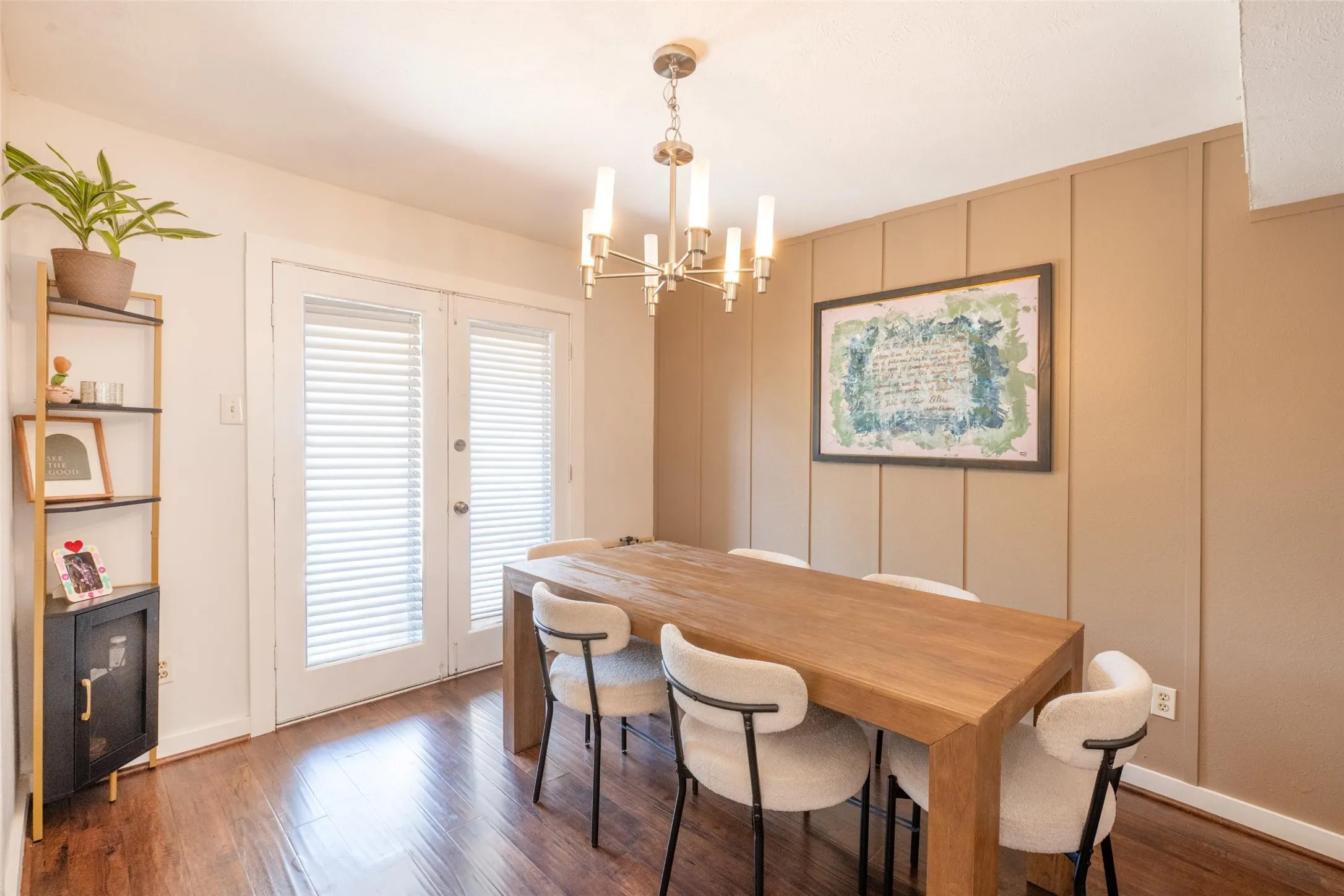 Condominium For Sale in Dallas County , 7504 Riverbrook Drive, Dallas, Texas 75230, 3 Bedroom, 3 Bathroom, Garage spaces, 1,520 Sqft, built in 1969, mls#21334491, Real Estate Agent in Dallas, Homes For Sale in Dallas county, Homes For Sale in Dallas, Realtor in Dallas Texas, Real Estate Brokerage Independent Realty Texas, Luminita Cordes Realtor