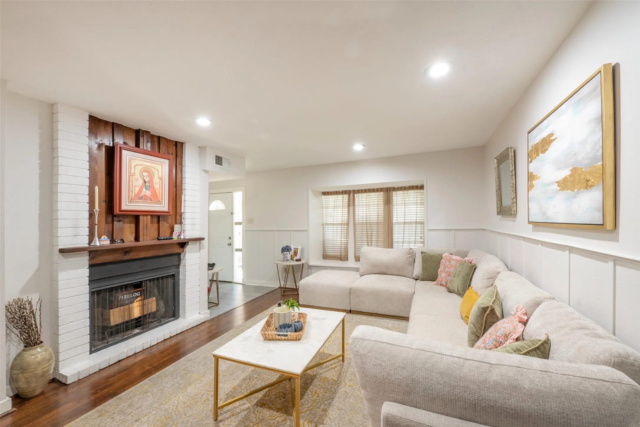 Condominium For Sale in Dallas County , 7504 Riverbrook Drive, Dallas, Texas 75230, 3 Bedroom, 3 Bathroom, Garage spaces, 1,520 Sqft, built in 1969, mls#21334491, Real Estate Agent in Dallas, Homes For Sale in Dallas county, Homes For Sale in Dallas, Realtor in Dallas Texas, Real Estate Brokerage Independent Realty Texas, Luminita Cordes Realtor