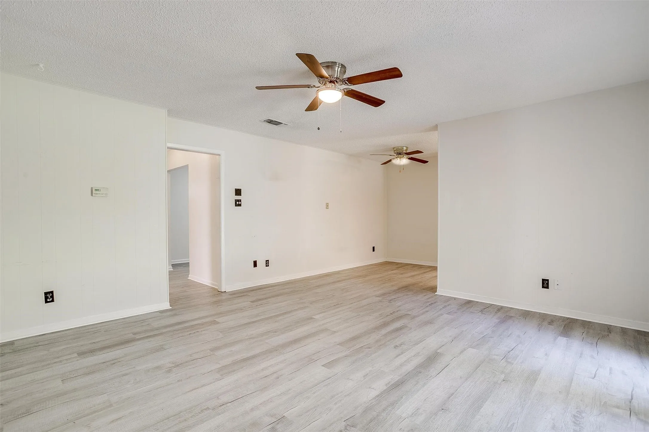 Single Family Residence For Rent in Parker County , 1104 Julie Street, Weatherford, Texas 76086, 3 Bedroom, 2 Bathroom, 2 Garage spaces, 1,395 Sqft, built in 1970, mls#21337407, Real Estate Agent in Weatherford, Homes For Rent in Parker county, Homes For Rent in Weatherford, Realtor in Weatherford Texas, Real Estate Brokerage Independent Realty Texas, Luminita Cordes Realtor