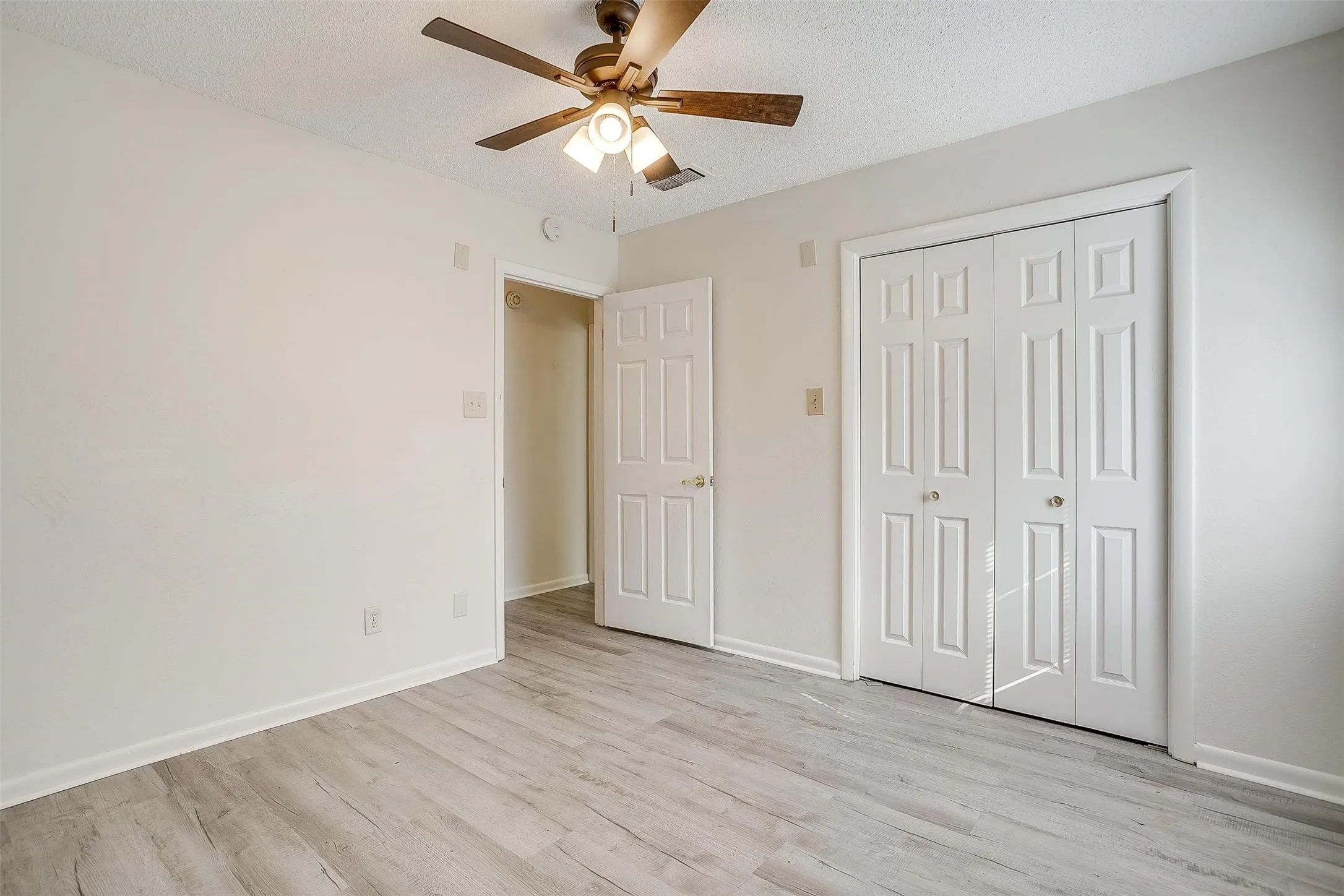 Single Family Residence For Rent in Parker County , 1104 Julie Street, Weatherford, Texas 76086, 3 Bedroom, 2 Bathroom, 2 Garage spaces, 1,395 Sqft, built in 1970, mls#21337407, Real Estate Agent in Weatherford, Homes For Rent in Parker county, Homes For Rent in Weatherford, Realtor in Weatherford Texas, Real Estate Brokerage Independent Realty Texas, Luminita Cordes Realtor