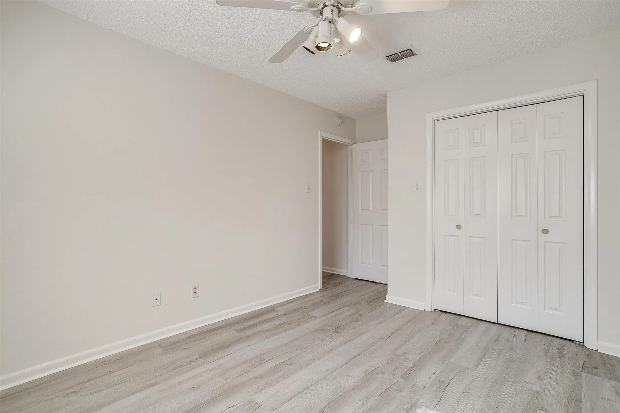Single Family Residence For Rent in Parker County , 1104 Julie Street, Weatherford, Texas 76086, 3 Bedroom, 2 Bathroom, 2 Garage spaces, 1,395 Sqft, built in 1970, mls#21337407, Real Estate Agent in Weatherford, Homes For Rent in Parker county, Homes For Rent in Weatherford, Realtor in Weatherford Texas, Real Estate Brokerage Independent Realty Texas, Luminita Cordes Realtor