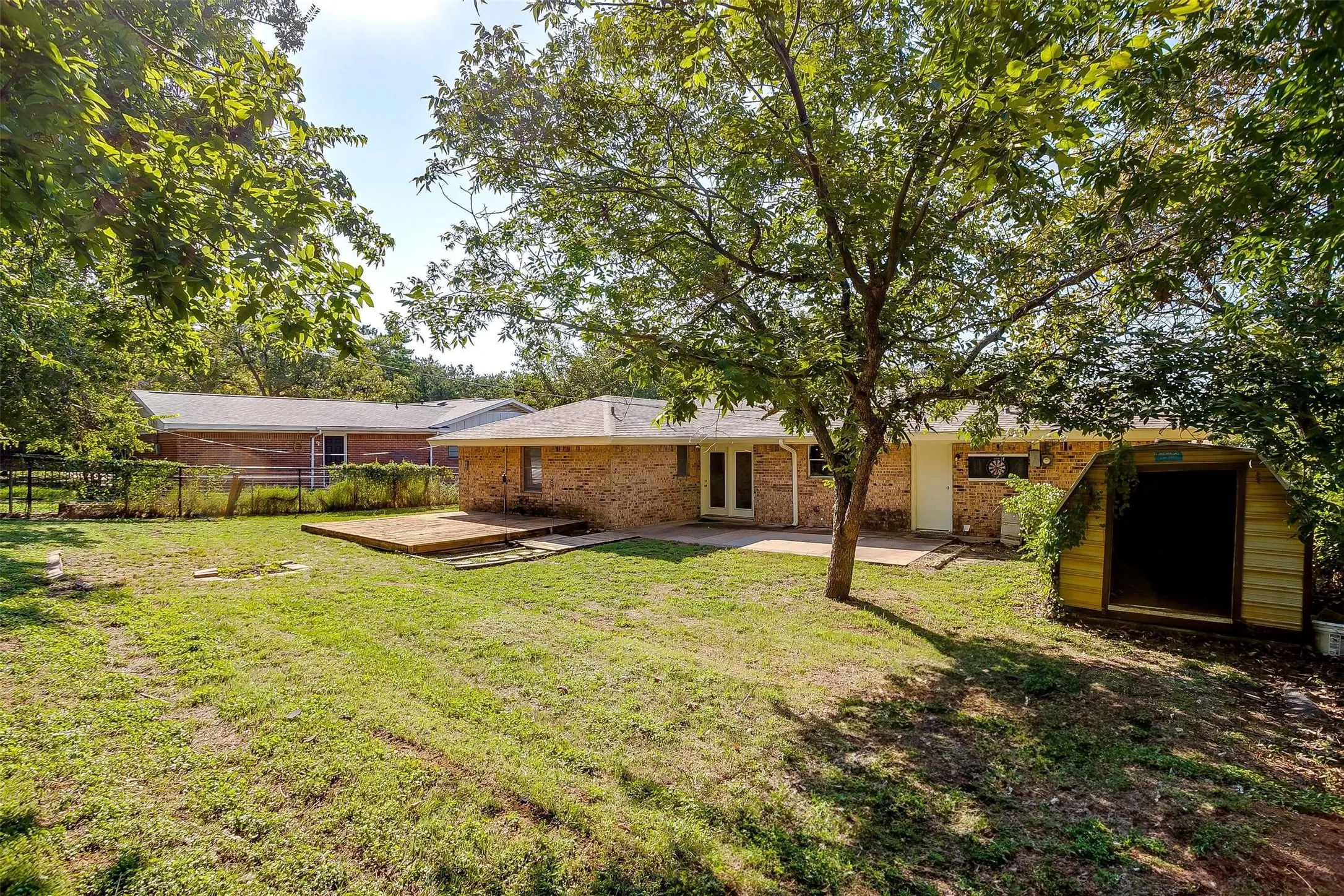 Single Family Residence For Rent in Parker County , 1104 Julie Street, Weatherford, Texas 76086, 3 Bedroom, 2 Bathroom, 2 Garage spaces, 1,395 Sqft, built in 1970, mls#21337407, Real Estate Agent in Weatherford, Homes For Rent in Parker county, Homes For Rent in Weatherford, Realtor in Weatherford Texas, Real Estate Brokerage Independent Realty Texas, Luminita Cordes Realtor