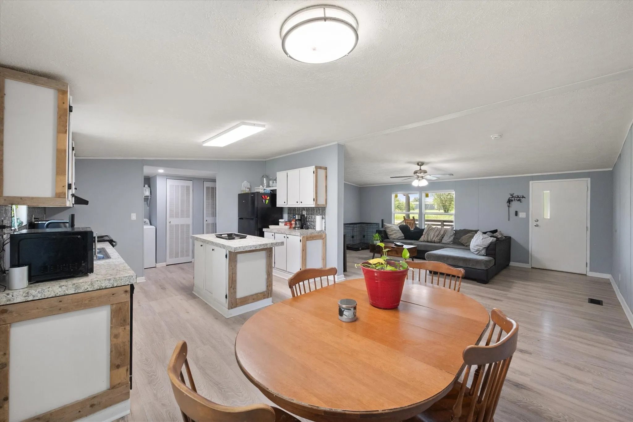 Manufactured Home For Sale in Navarro County , 212 SE County Road 3048a, Corsicana, Texas 75109, 3 Bedrooms, 2 Bathrooms, Garage spaces, 1,400 Sqft, built in 2024, Price $205,000, mls#21337086, Real Estate Agent in Corsicana, Homes For Sale in Navarro county, Homes For Sale in Corsicana, Realtor in Corsicana Texas, Real Estate Brokerage Independent Realty Texas, Luminita Cordes Realtor