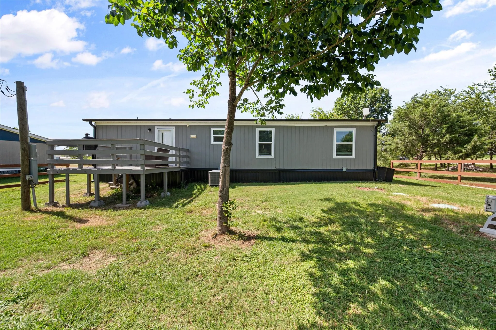 Manufactured Home For Sale in Navarro County , 212 SE County Road 3048a, Corsicana, Texas 75109, 3 Bedrooms, 2 Bathrooms, Garage spaces, 1,400 Sqft, built in 2024, Price $205,000, mls#21337086, Real Estate Agent in Corsicana, Homes For Sale in Navarro county, Homes For Sale in Corsicana, Realtor in Corsicana Texas, Real Estate Brokerage Independent Realty Texas, Luminita Cordes Realtor