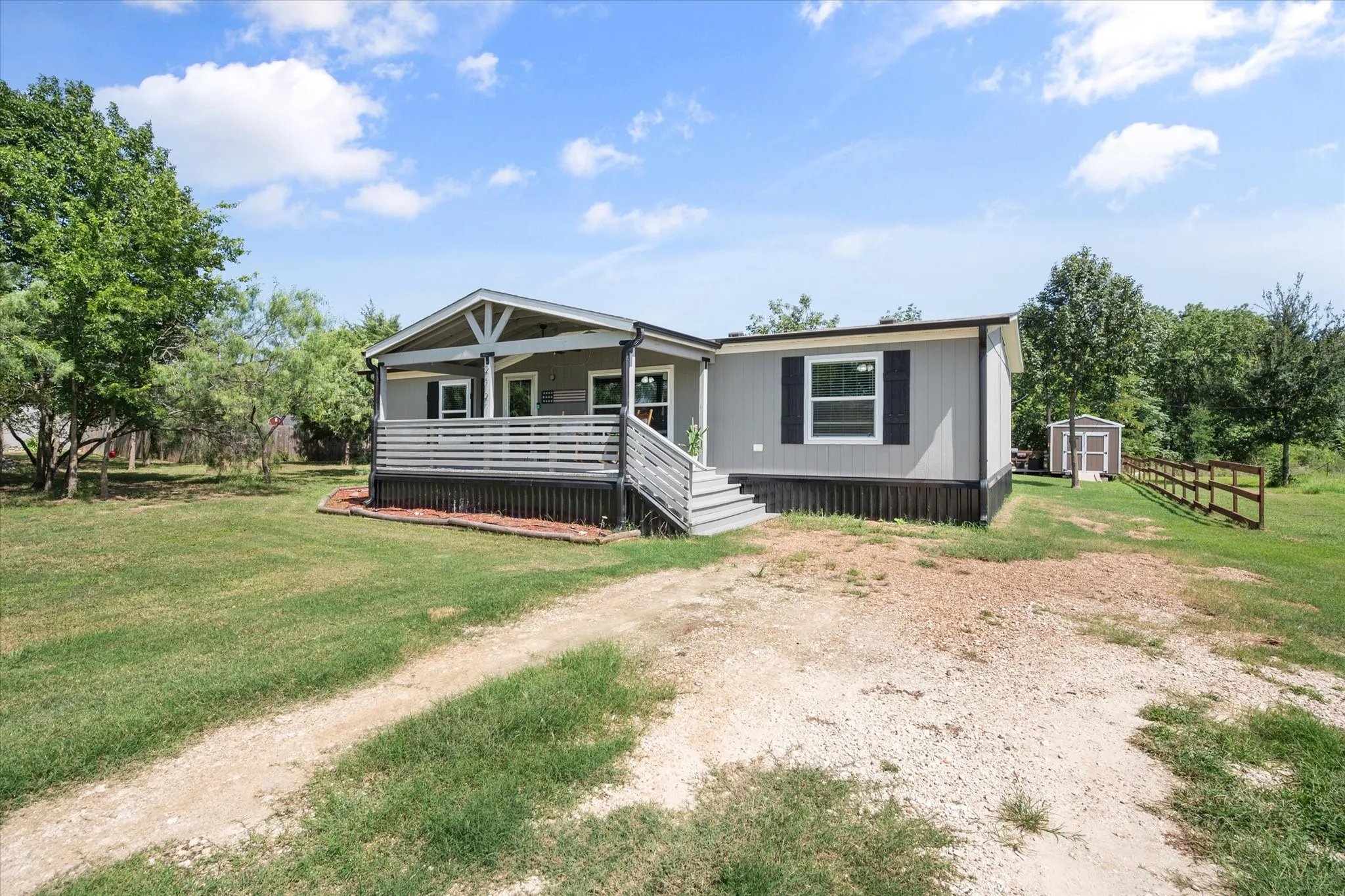Manufactured Home For Sale in Navarro County , 212 SE County Road 3048a, Corsicana, Texas 75109, 3 Bedrooms, 2 Bathrooms, Garage spaces, 1,400 Sqft, built in 2024, Price $205,000, mls#21337086, Real Estate Agent in Corsicana, Homes For Sale in Navarro county, Homes For Sale in Corsicana, Realtor in Corsicana Texas, Real Estate Brokerage Independent Realty Texas, Luminita Cordes Realtor