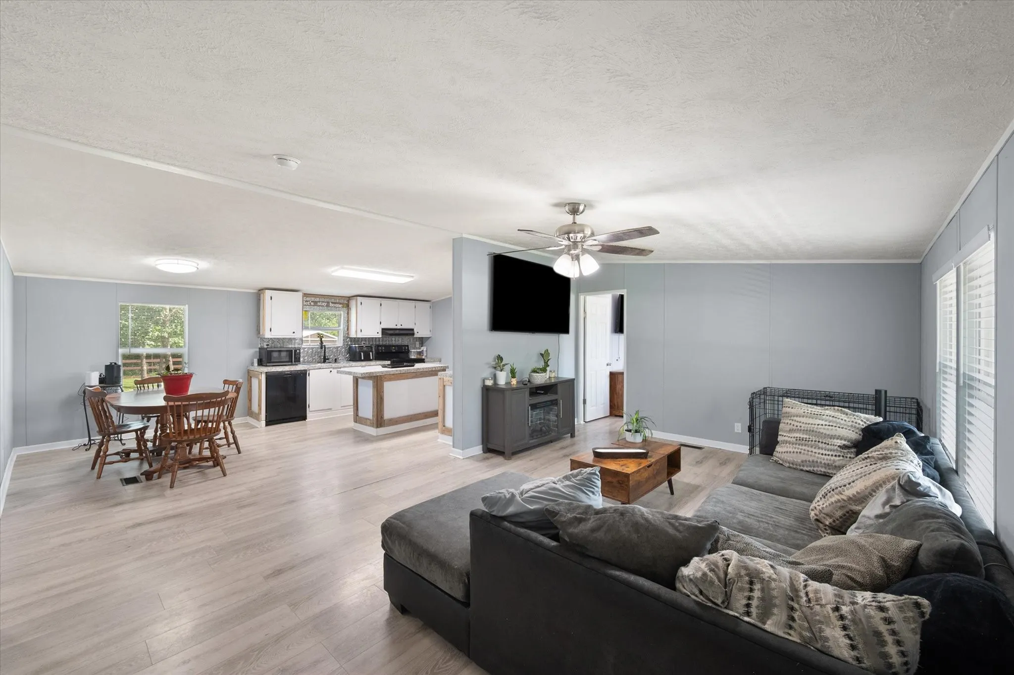 Manufactured Home For Sale in Navarro County , 212 SE County Road 3048a, Corsicana, Texas 75109, 3 Bedrooms, 2 Bathrooms, Garage spaces, 1,400 Sqft, built in 2024, Price $205,000, mls#21337086, Real Estate Agent in Corsicana, Homes For Sale in Navarro county, Homes For Sale in Corsicana, Realtor in Corsicana Texas, Real Estate Brokerage Independent Realty Texas, Luminita Cordes Realtor