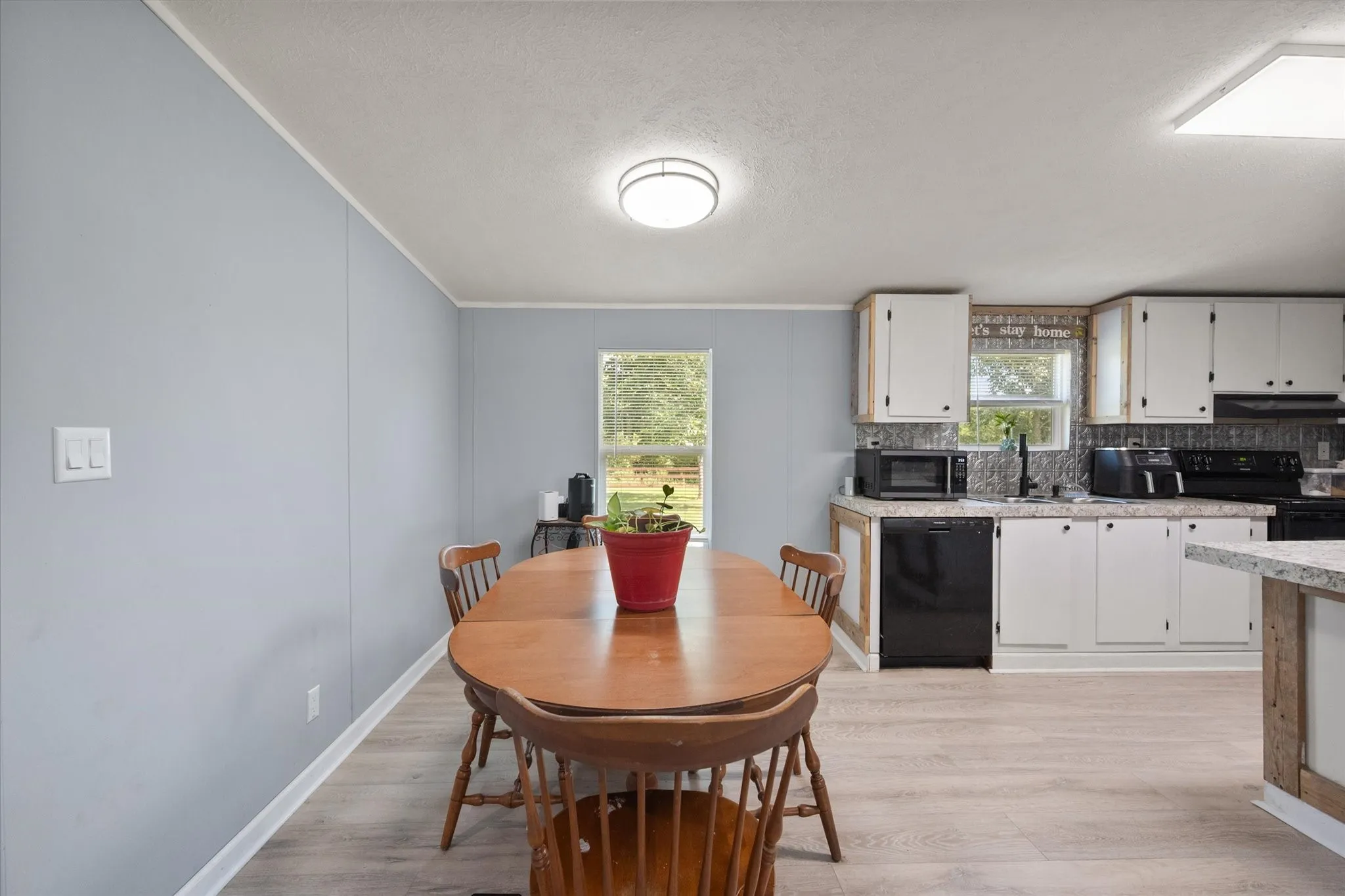 Manufactured Home For Sale in Navarro County , 212 SE County Road 3048a, Corsicana, Texas 75109, 3 Bedrooms, 2 Bathrooms, Garage spaces, 1,400 Sqft, built in 2024, Price $205,000, mls#21337086, Real Estate Agent in Corsicana, Homes For Sale in Navarro county, Homes For Sale in Corsicana, Realtor in Corsicana Texas, Real Estate Brokerage Independent Realty Texas, Luminita Cordes Realtor
