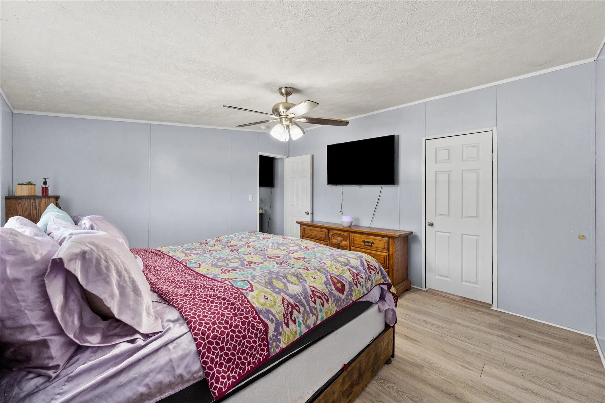 Manufactured Home For Sale in Navarro County , 212 SE County Road 3048a, Corsicana, Texas 75109, 3 Bedrooms, 2 Bathrooms, Garage spaces, 1,400 Sqft, built in 2024, Price $205,000, mls#21337086, Real Estate Agent in Corsicana, Homes For Sale in Navarro county, Homes For Sale in Corsicana, Realtor in Corsicana Texas, Real Estate Brokerage Independent Realty Texas, Luminita Cordes Realtor