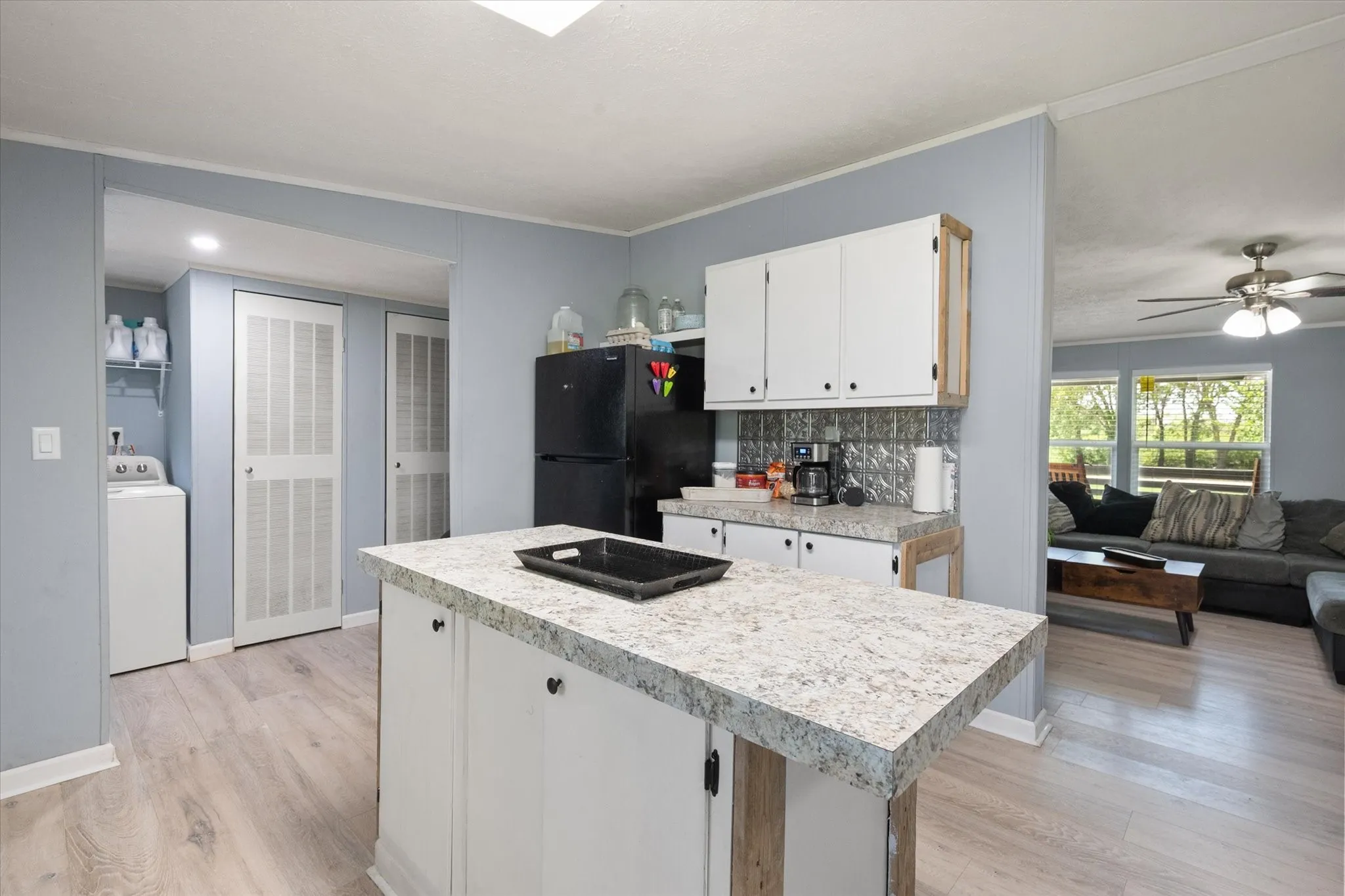 Manufactured Home For Sale in Navarro County , 212 SE County Road 3048a, Corsicana, Texas 75109, 3 Bedrooms, 2 Bathrooms, Garage spaces, 1,400 Sqft, built in 2024, Price $205,000, mls#21337086, Real Estate Agent in Corsicana, Homes For Sale in Navarro county, Homes For Sale in Corsicana, Realtor in Corsicana Texas, Real Estate Brokerage Independent Realty Texas, Luminita Cordes Realtor