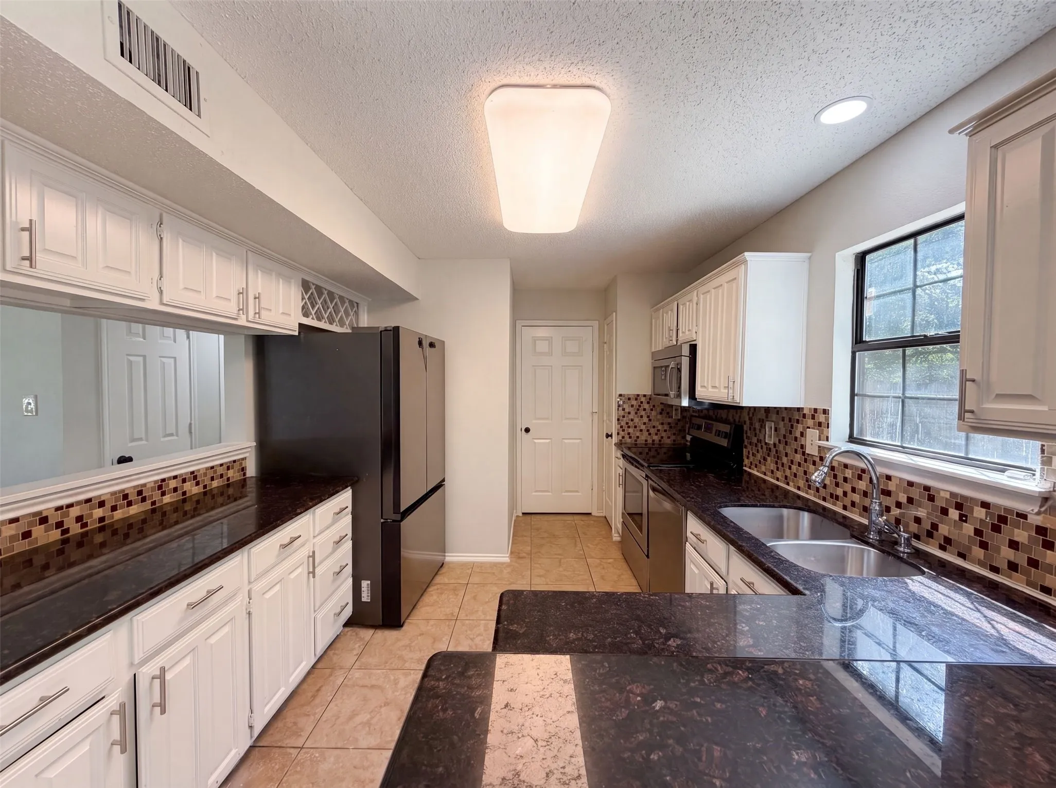 Single Family Residence For Sale in Tarrant County , 4300 Windwillow Court, Fort Worth, Texas 76137, 4 Bedroom, 2 Bathroom, 2 Garage spaces, 2,050 Sqft, built in 1987, mls#21337442, Real Estate Agent in Fort Worth, Homes For Sale in Tarrant county, Homes For Sale in Fort Worth, Realtor in Fort Worth Texas, Real Estate Brokerage Independent Realty Texas, Luminita Cordes Realtor