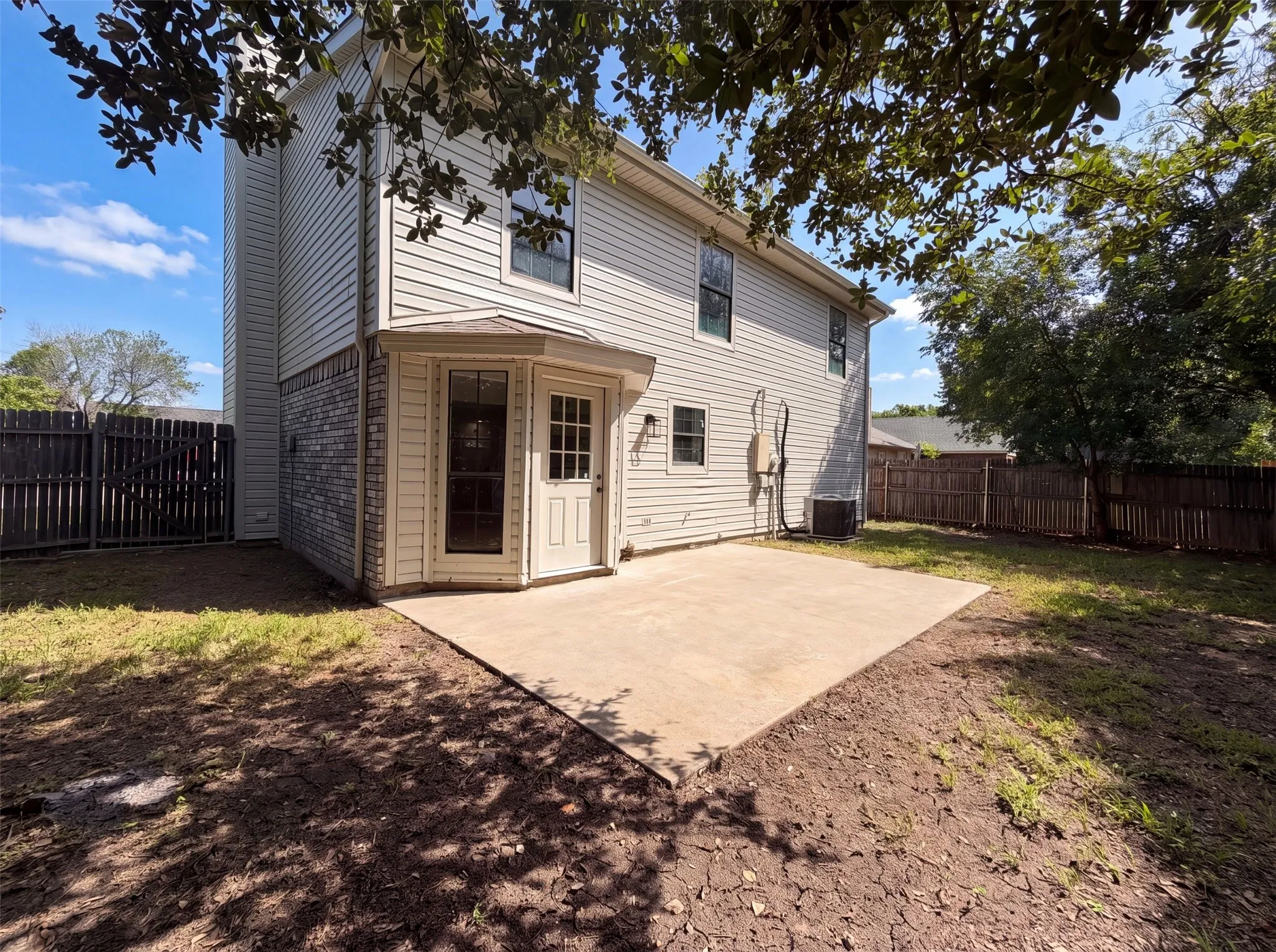 Single Family Residence For Sale in Tarrant County , 4300 Windwillow Court, Fort Worth, Texas 76137, 4 Bedroom, 2 Bathroom, 2 Garage spaces, 2,050 Sqft, built in 1987, mls#21337442, Real Estate Agent in Fort Worth, Homes For Sale in Tarrant county, Homes For Sale in Fort Worth, Realtor in Fort Worth Texas, Real Estate Brokerage Independent Realty Texas, Luminita Cordes Realtor